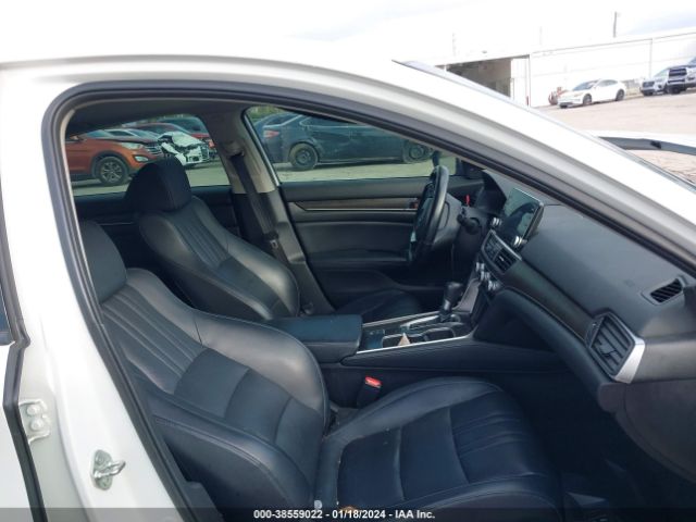 Photo 4 VIN: 1HGCV1F63JA025097 - HONDA ACCORD 