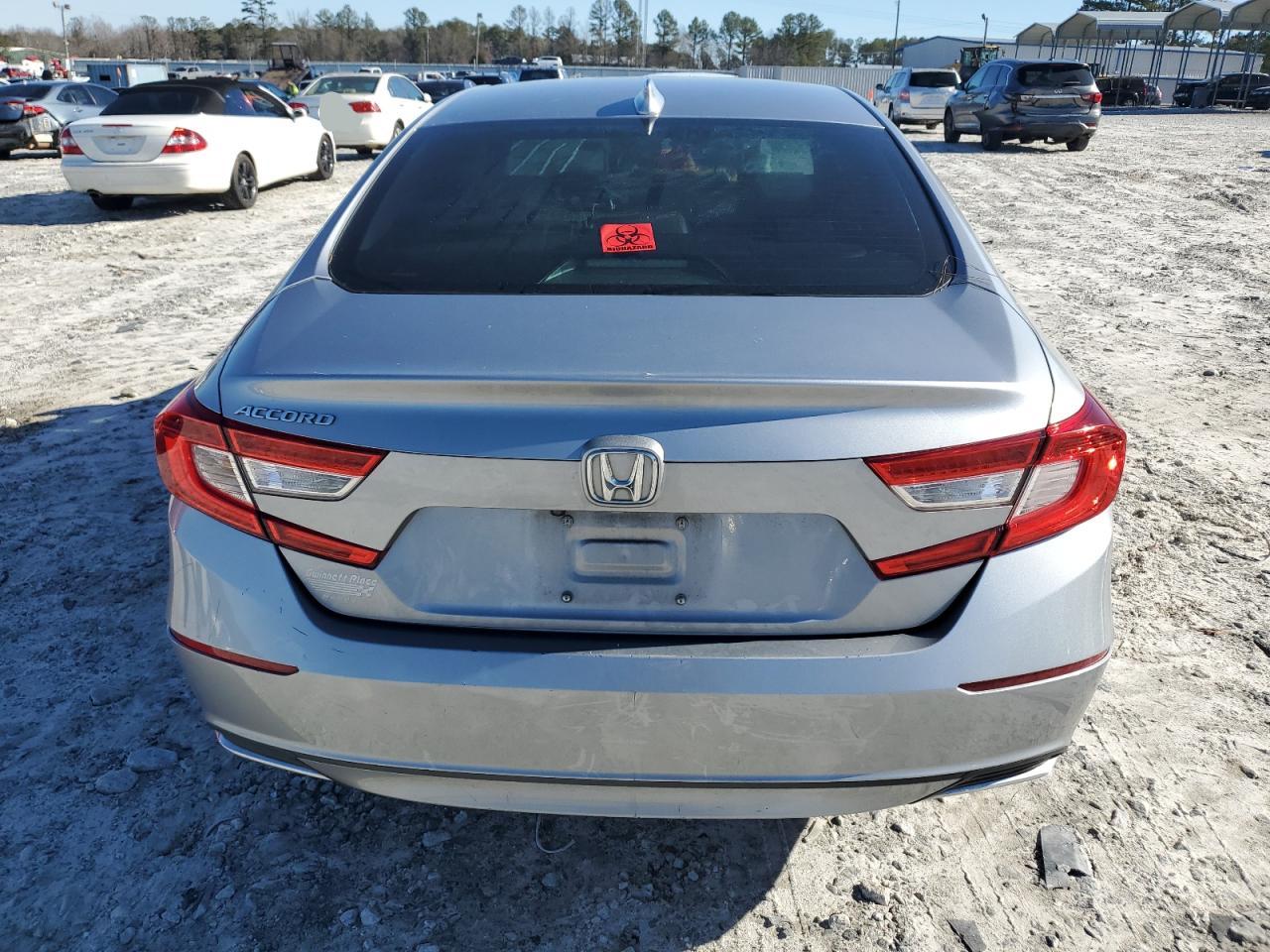 Photo 5 VIN: 1HGCV1F69JA135801 - HONDA ACCORD 