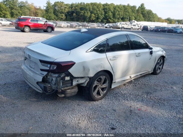 Photo 3 VIN: 1HGCV1F90JA015900 - HONDA ACCORD 