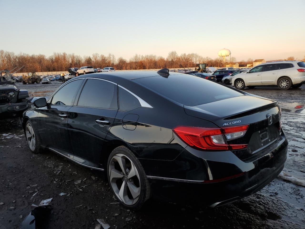 Photo 1 VIN: 1HGCV1F90JA120677 - HONDA ACCORD 