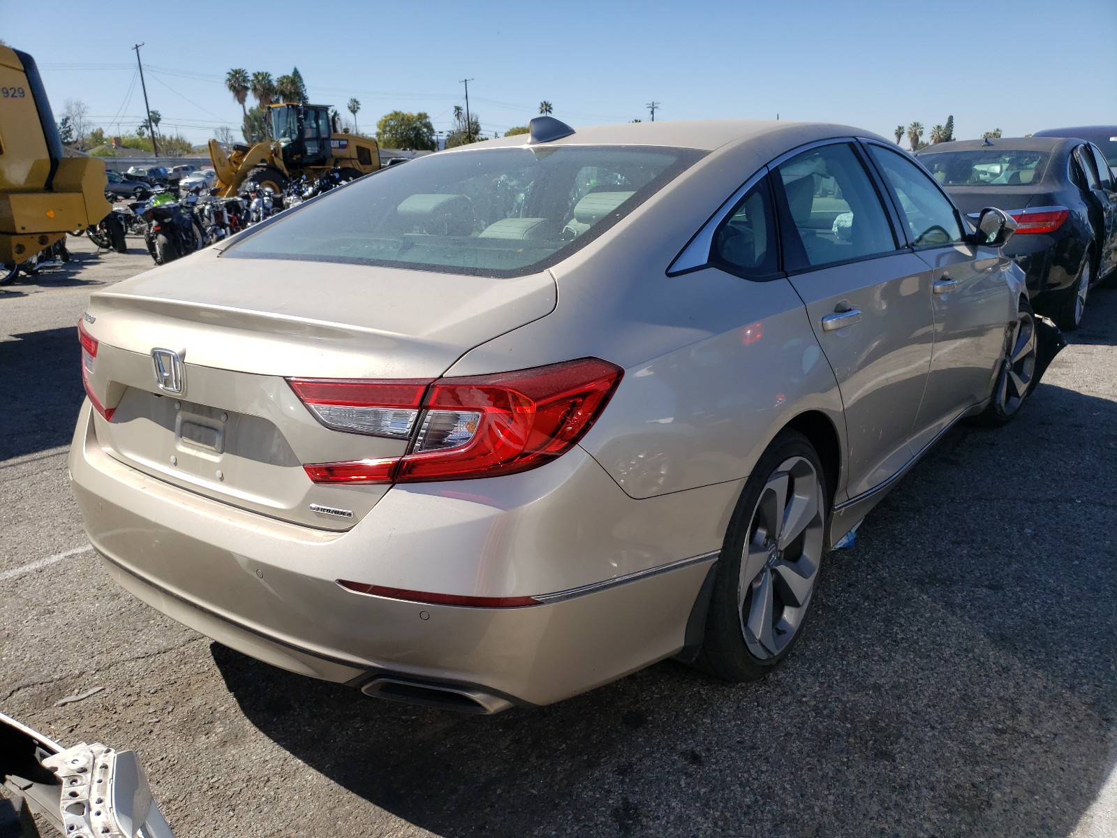 Photo 3 VIN: 1HGCV1F97JA003050 - HONDA ACCORD 