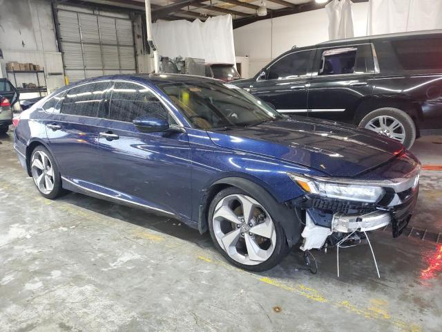 Photo 3 VIN: 1HGCV1F9XJA003771 - HONDA ACCORD TOU 