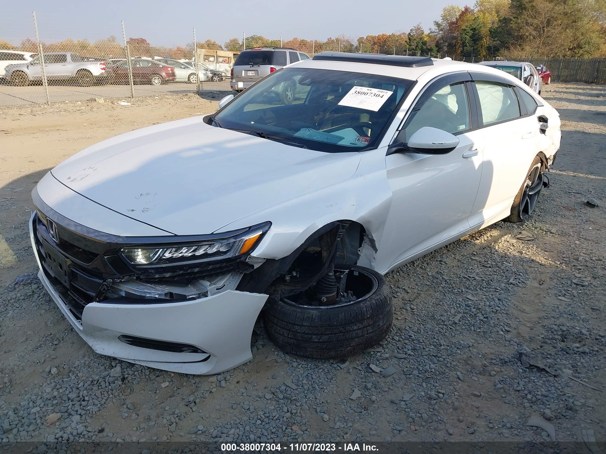 Photo 1 VIN: 1HGCV2E32KA011576 - HONDA ACCORD 