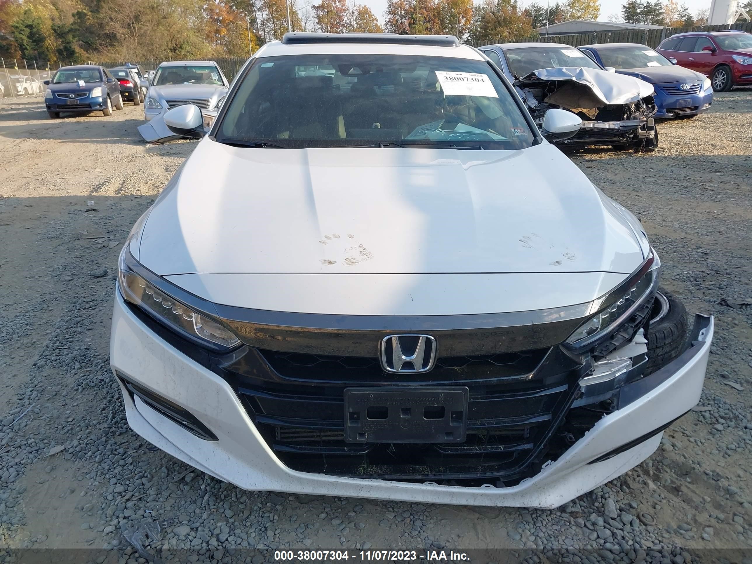 Photo 12 VIN: 1HGCV2E32KA011576 - HONDA ACCORD 