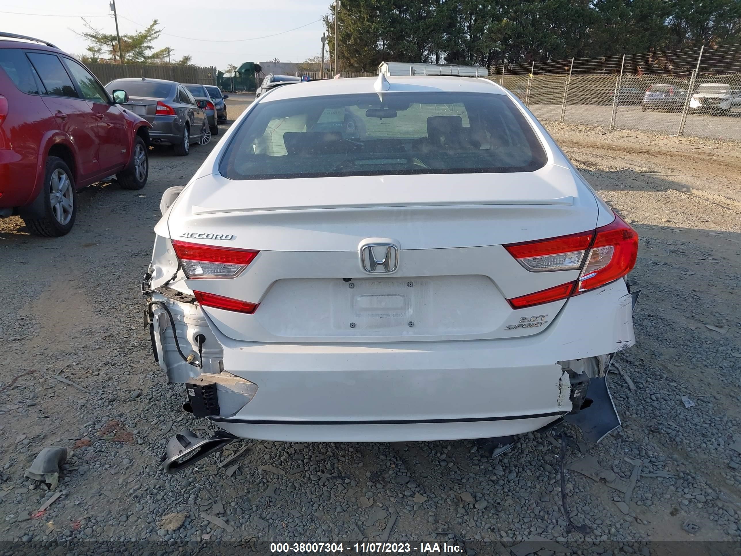 Photo 16 VIN: 1HGCV2E32KA011576 - HONDA ACCORD 