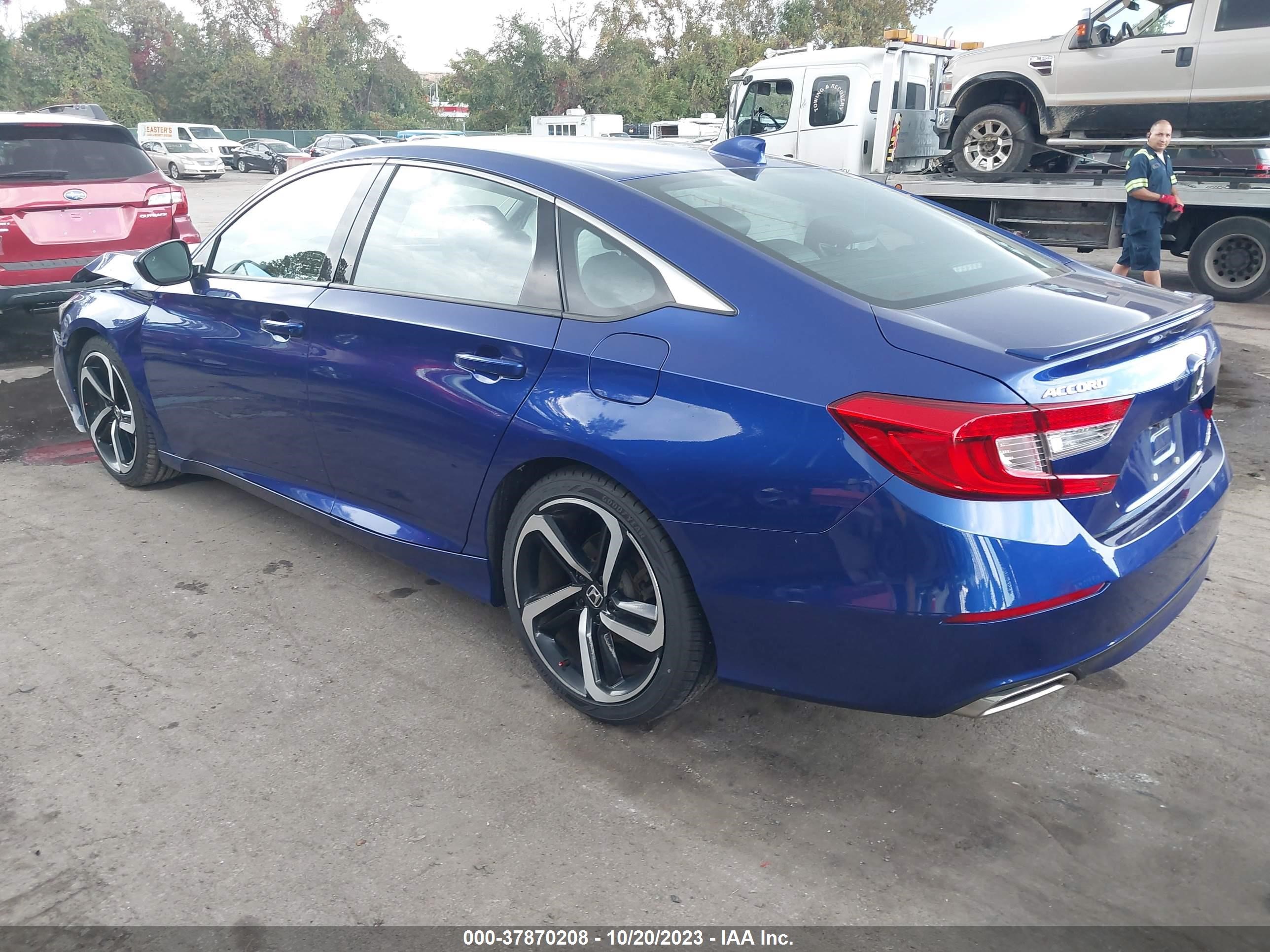 Photo 2 VIN: 1HGCV2E34KA007738 - HONDA ACCORD 