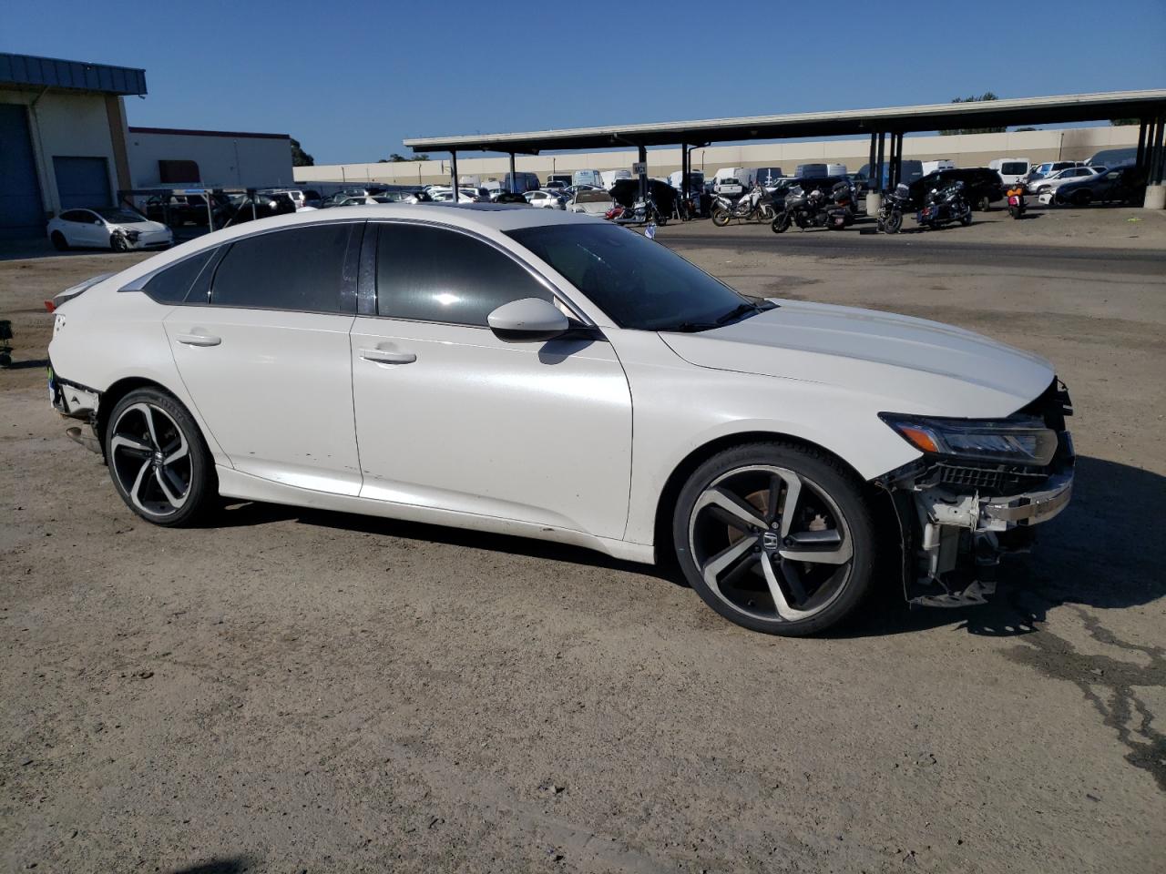 Photo 3 VIN: 1HGCV2F30JA009595 - HONDA ACCORD 