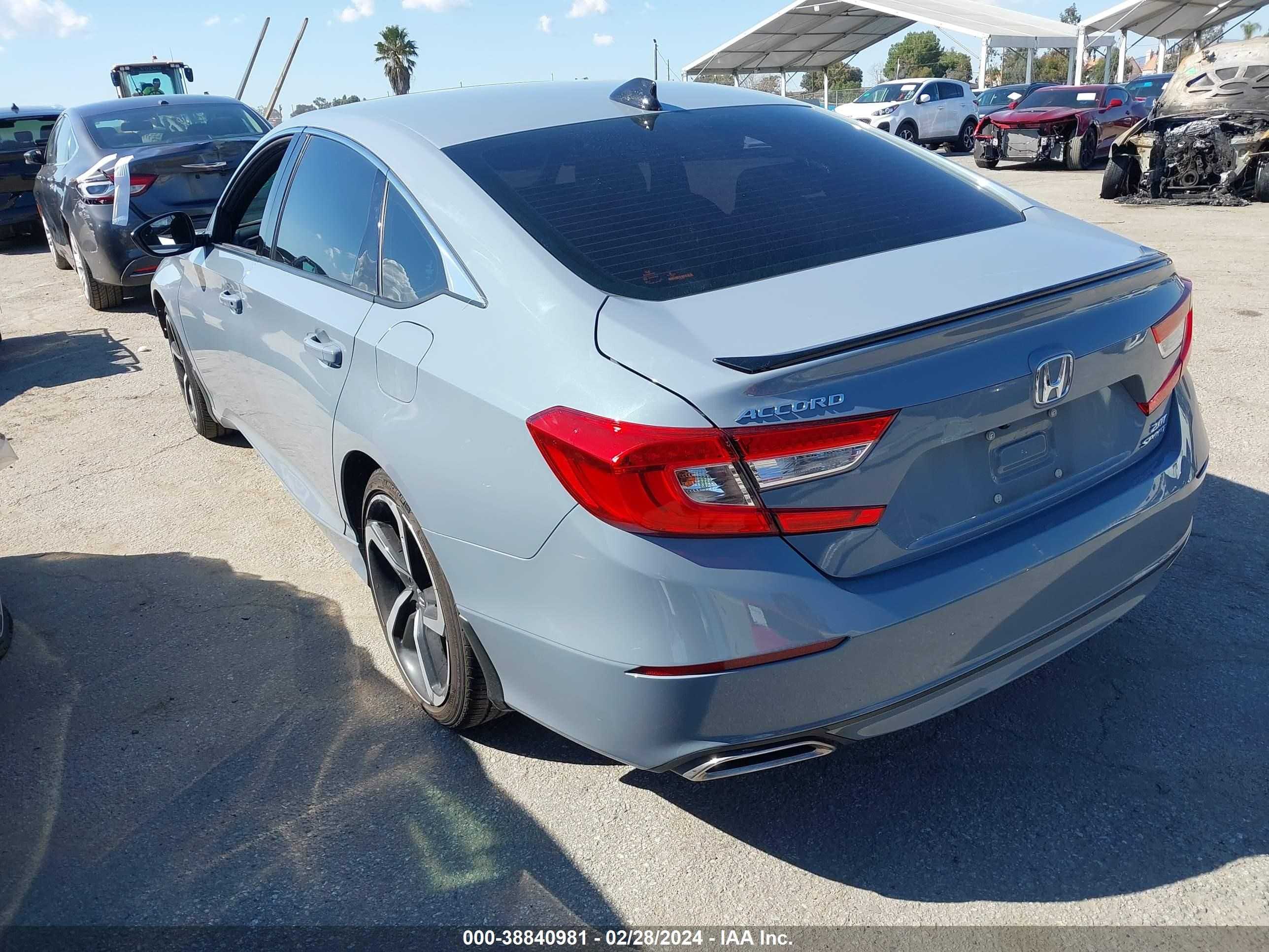 Photo 2 VIN: 1HGCV2F30NA023146 - HONDA ACCORD 