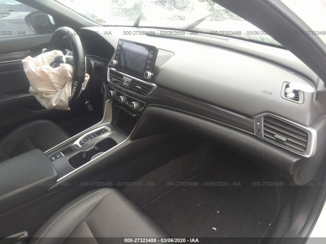 Photo 4 VIN: 1HGCV2F31JA023828 - HONDA ACCORD SEDAN 