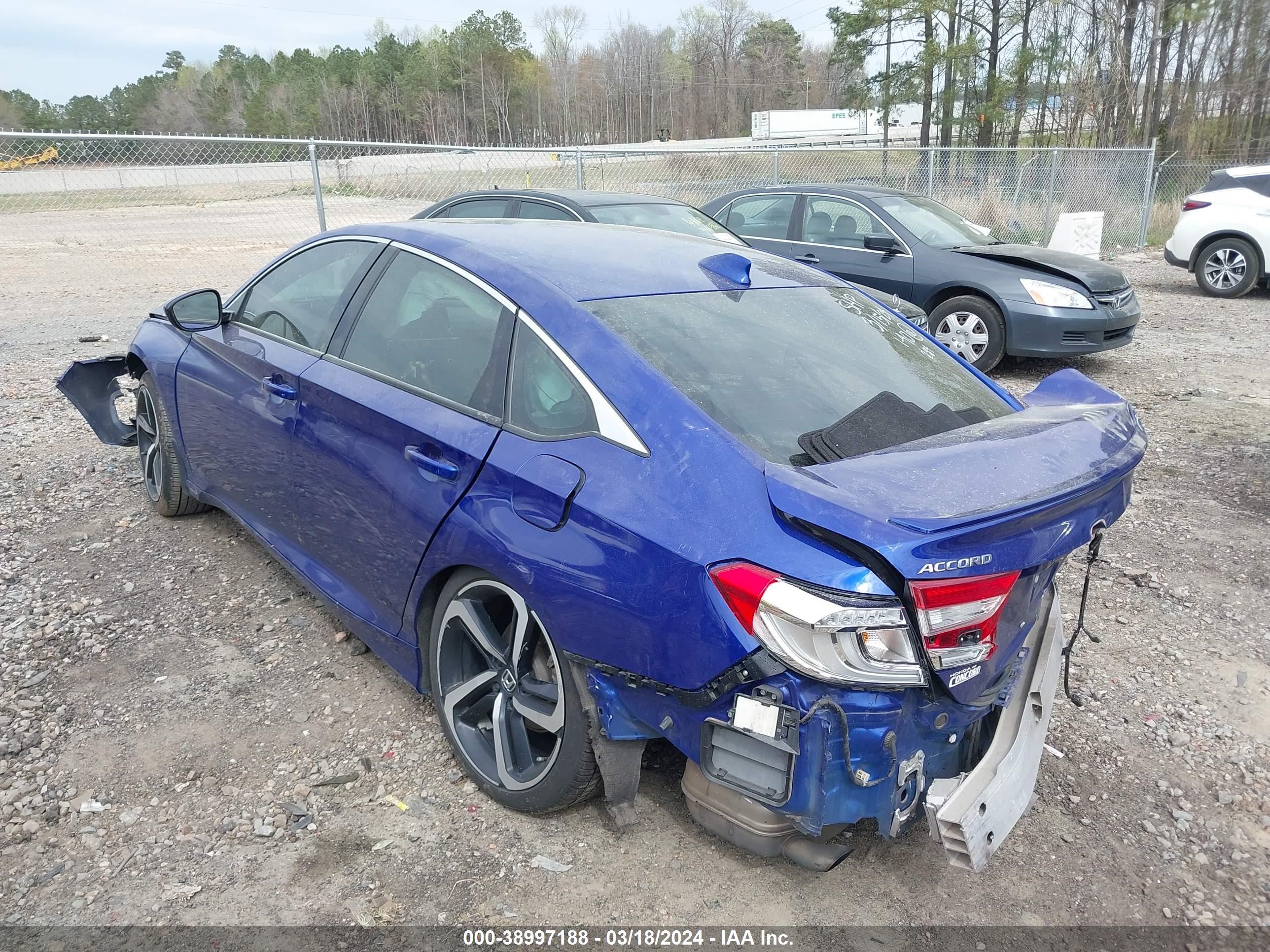 Photo 2 VIN: 1HGCV2F31LA019474 - HONDA ACCORD 