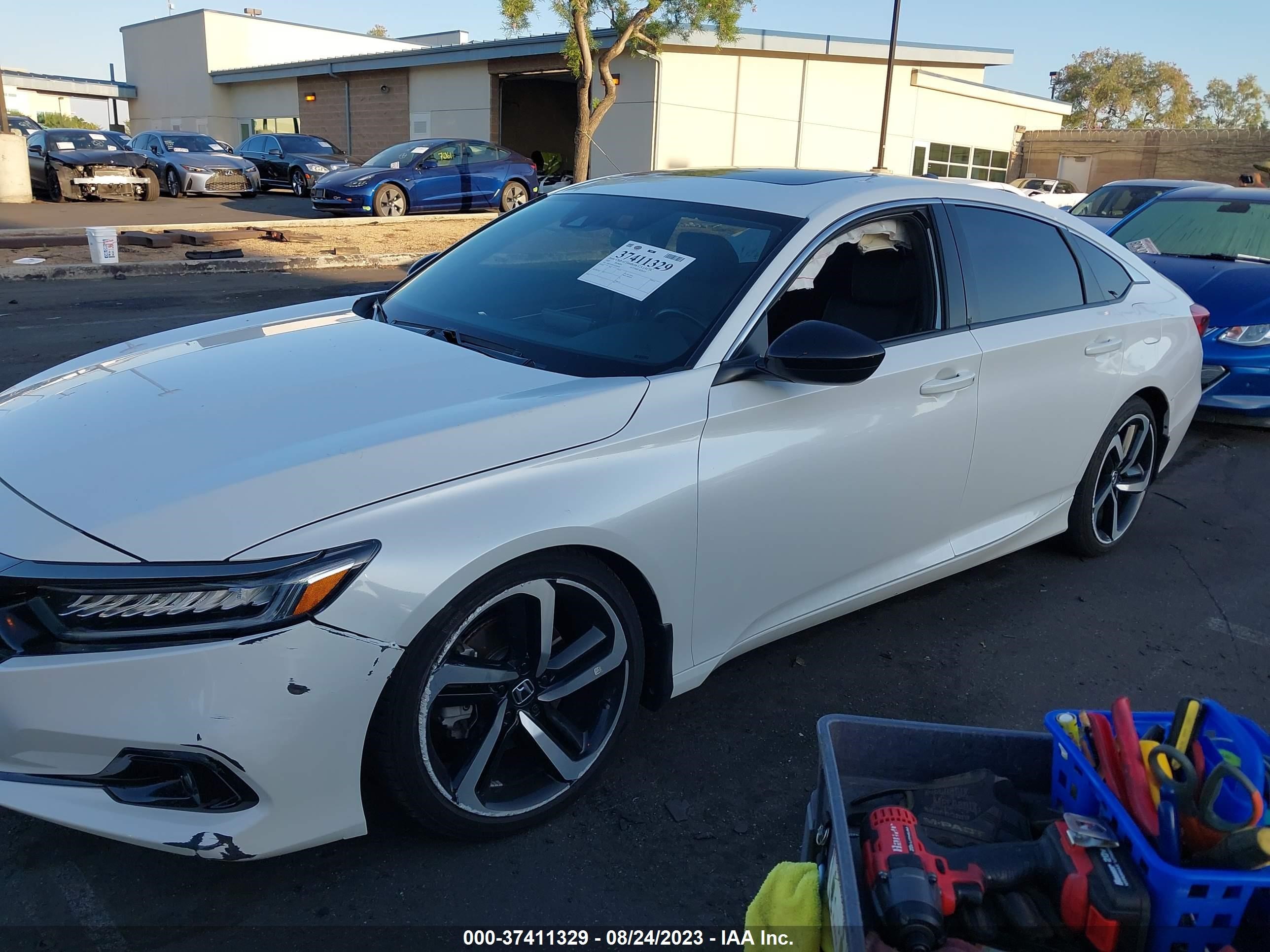 Photo 1 VIN: 1HGCV2F31NA001608 - HONDA ACCORD 