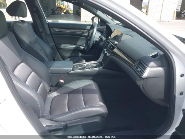 Photo 4 VIN: 1HGCV2F32JA045725 - HONDA ACCORD 