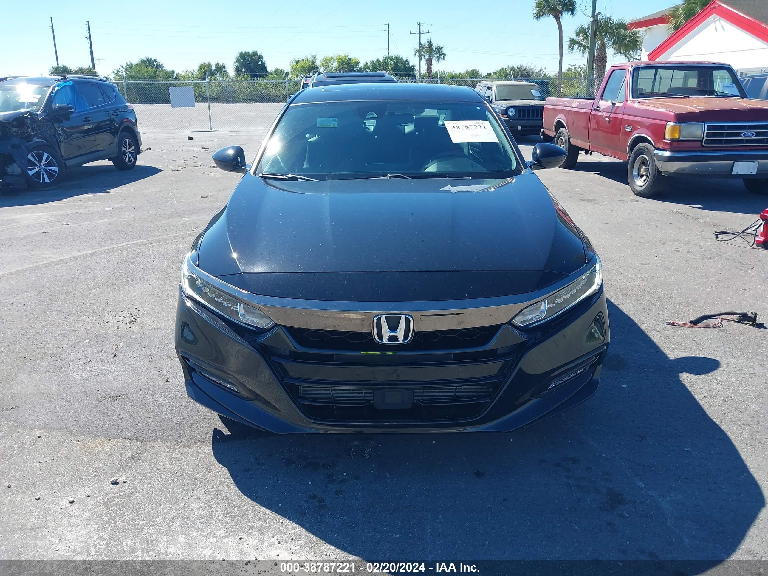 Photo 11 VIN: 1HGCV2F32KA025427 - HONDA ACCORD 