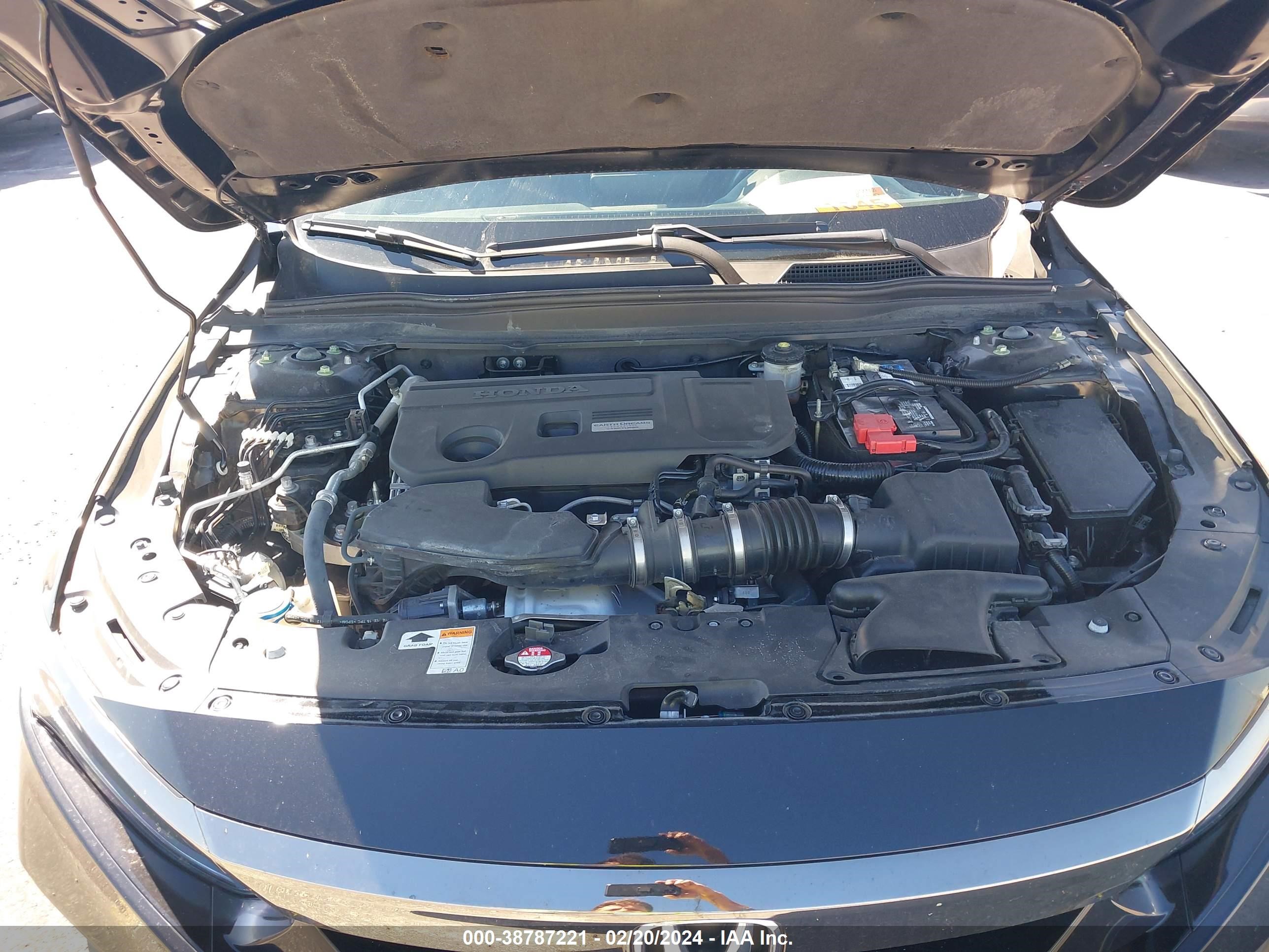 Photo 9 VIN: 1HGCV2F32KA025427 - HONDA ACCORD 