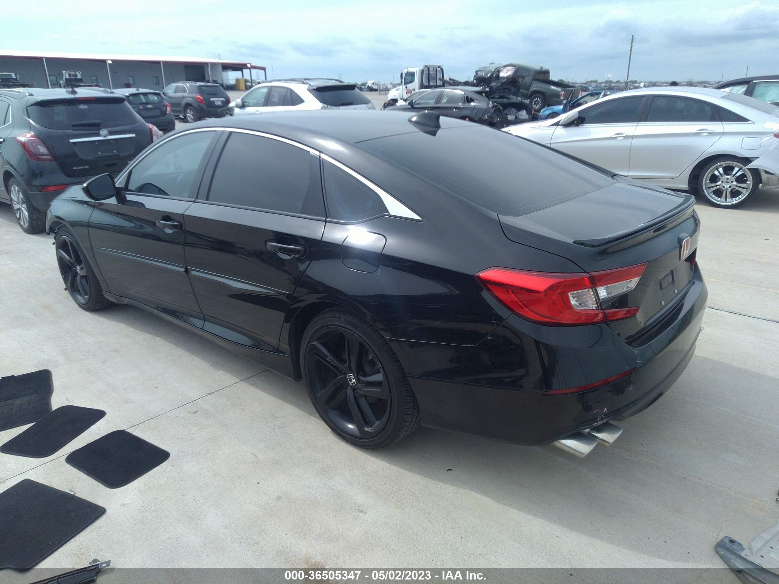 Photo 2 VIN: 1HGCV2F33JA051971 - HONDA ACCORD 