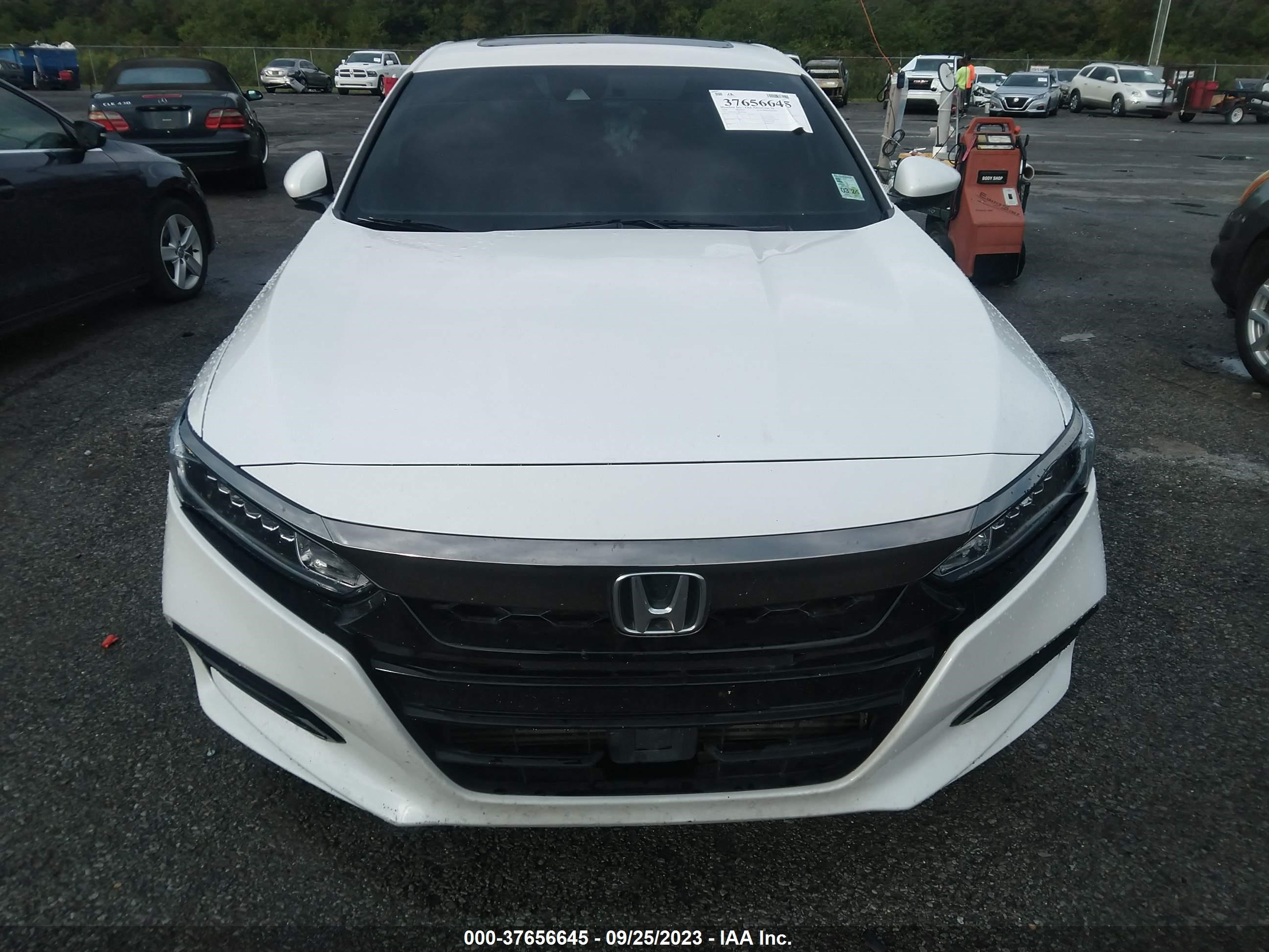 Photo 11 VIN: 1HGCV2F34JA045984 - HONDA ACCORD 