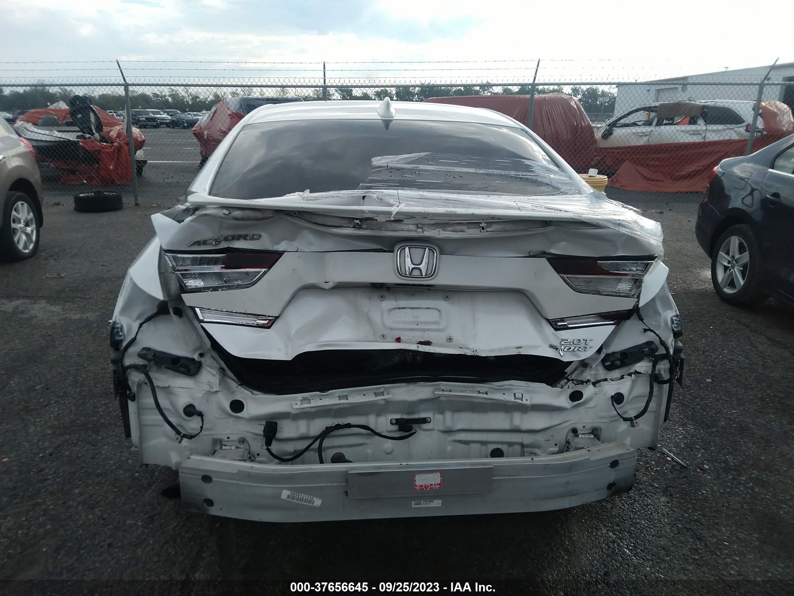 Photo 15 VIN: 1HGCV2F34JA045984 - HONDA ACCORD 