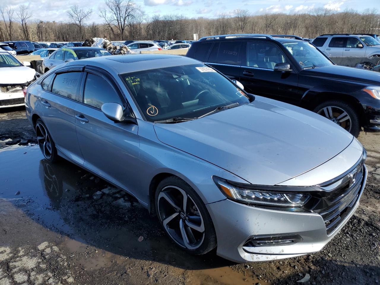 Photo 3 VIN: 1HGCV2F35JA017272 - HONDA ACCORD 