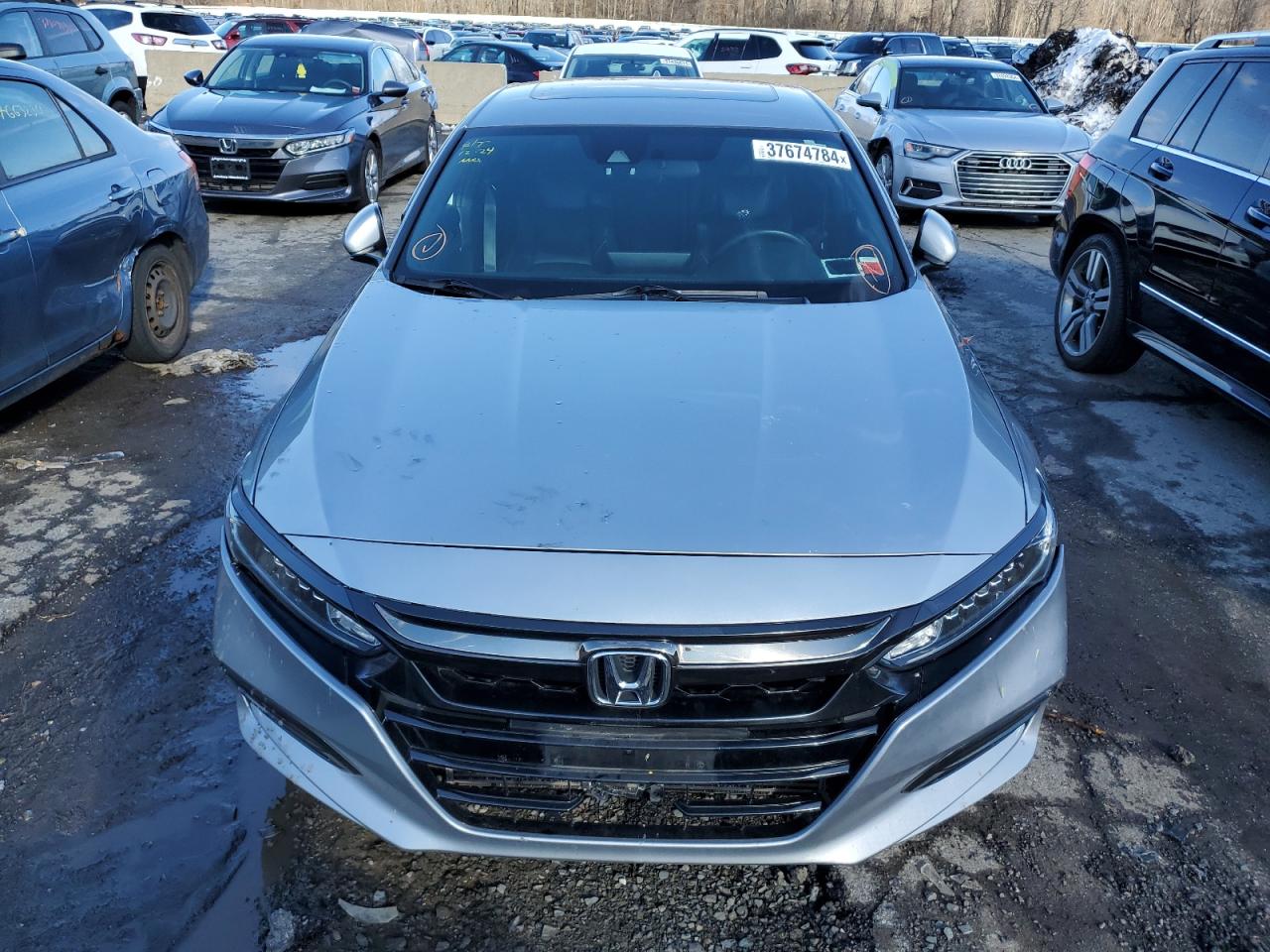 Photo 4 VIN: 1HGCV2F35JA017272 - HONDA ACCORD 