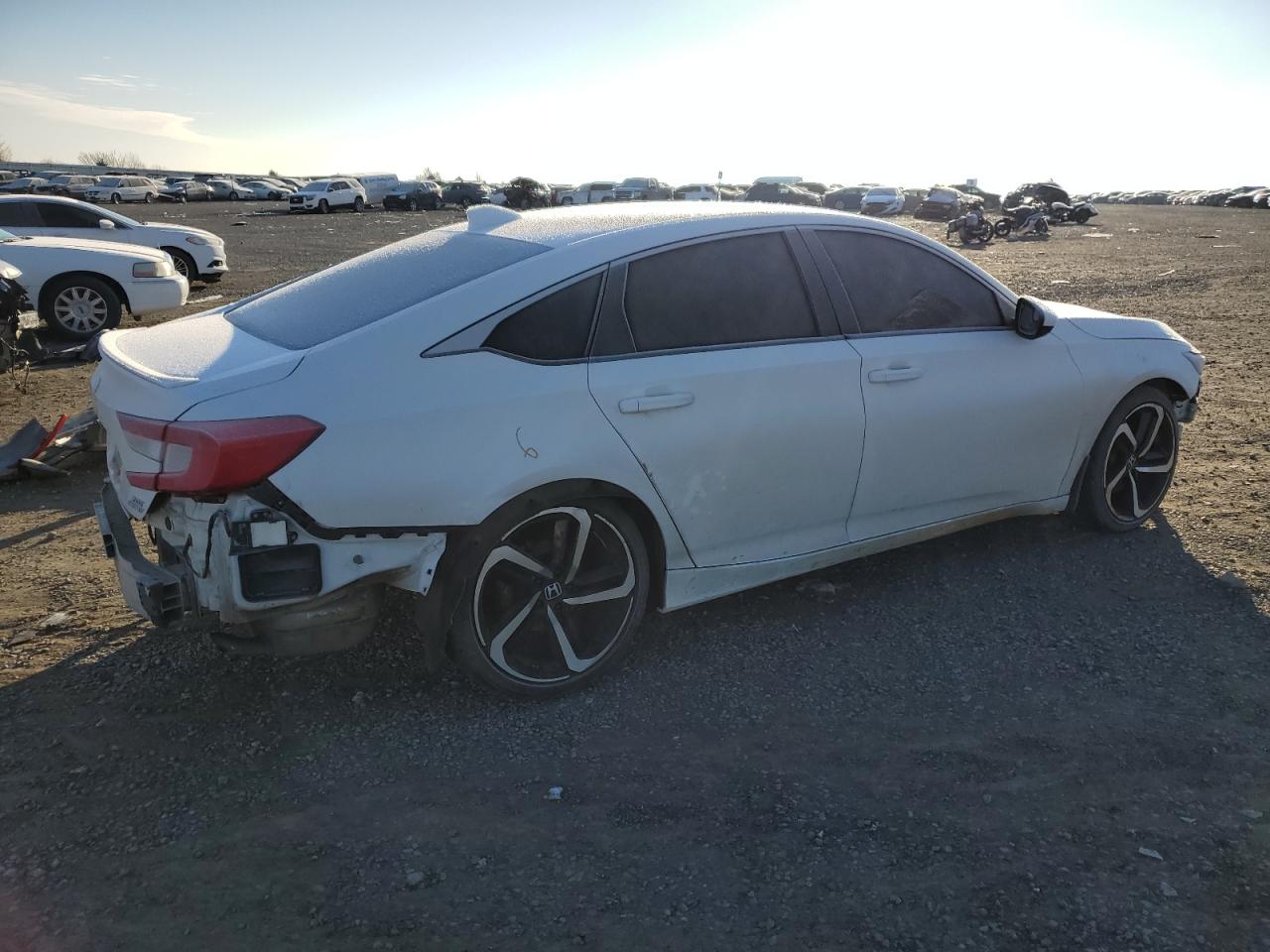 Photo 2 VIN: 1HGCV2F35KA004457 - HONDA ACCORD 