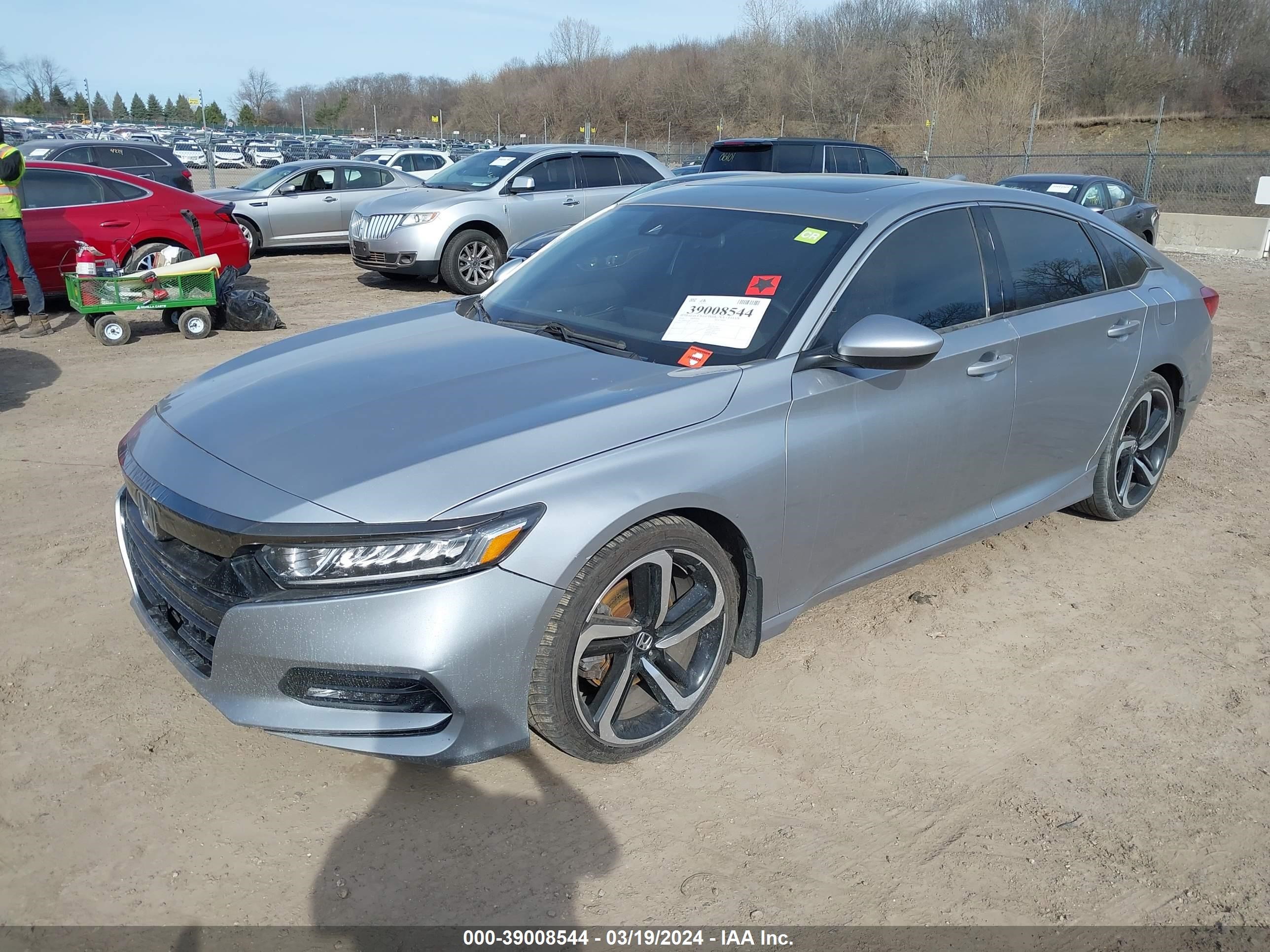 Photo 1 VIN: 1HGCV2F37JA004183 - HONDA ACCORD 