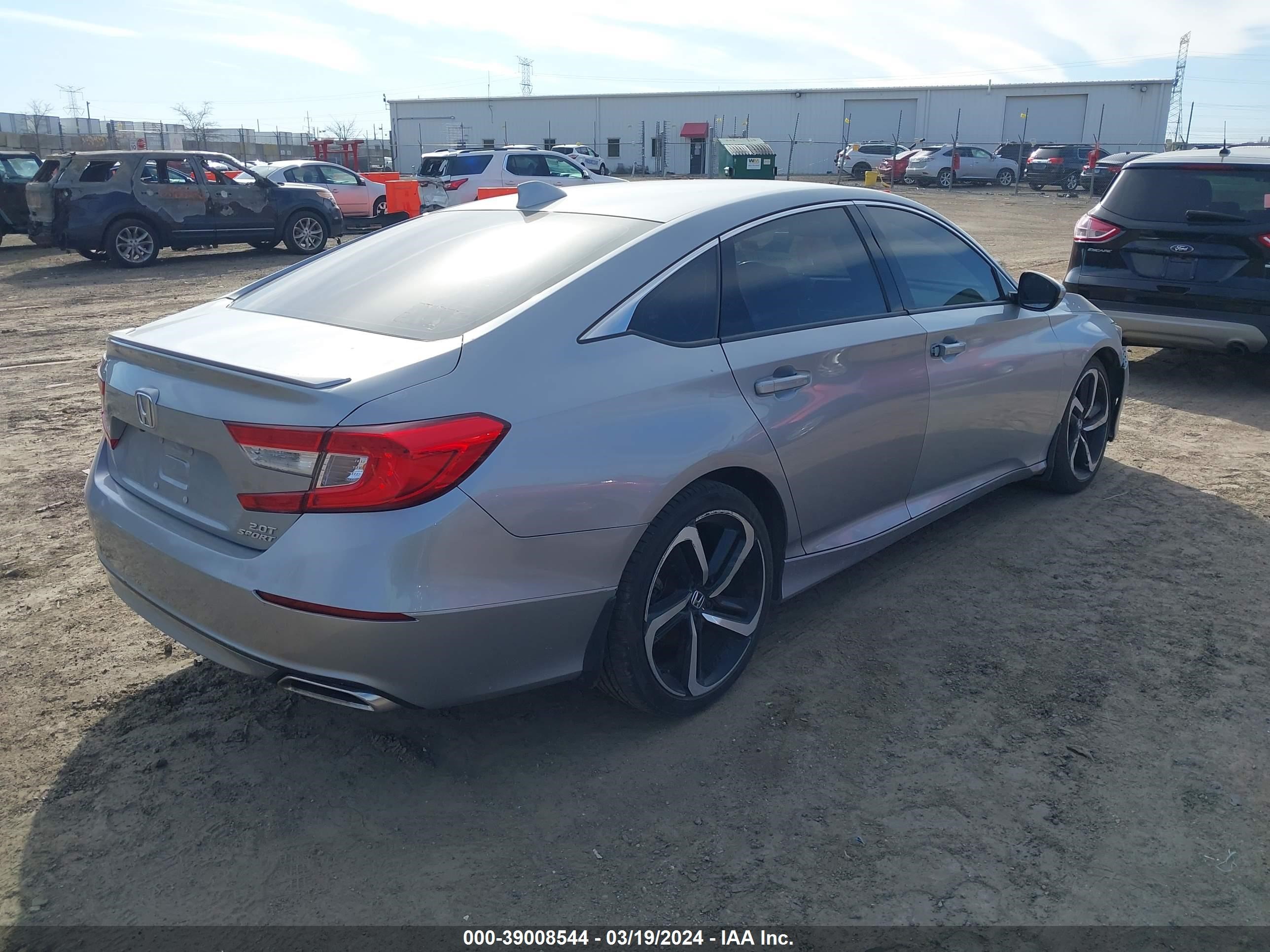 Photo 3 VIN: 1HGCV2F37JA004183 - HONDA ACCORD 