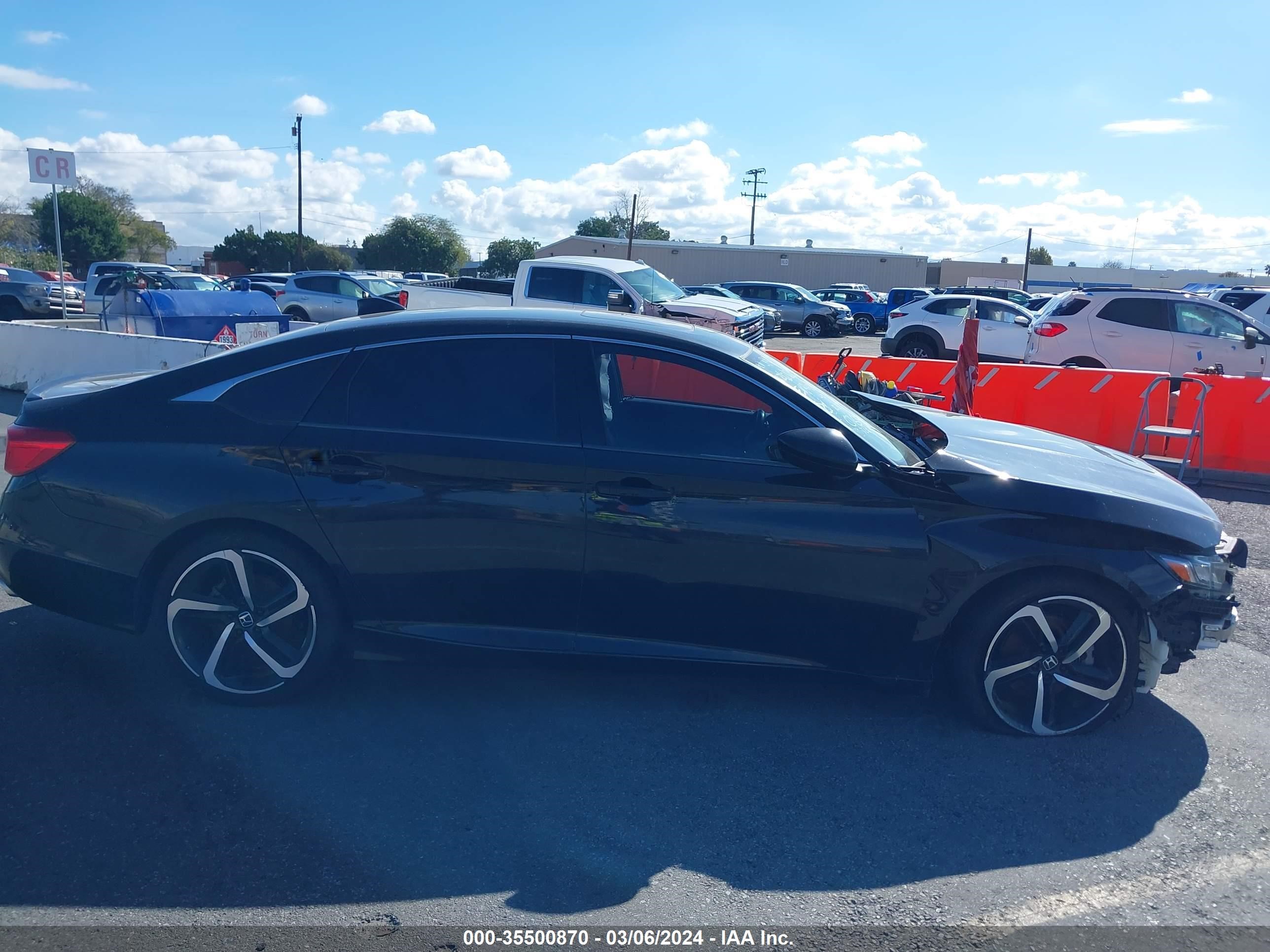 Photo 12 VIN: 1HGCV2F37JA047261 - HONDA ACCORD 