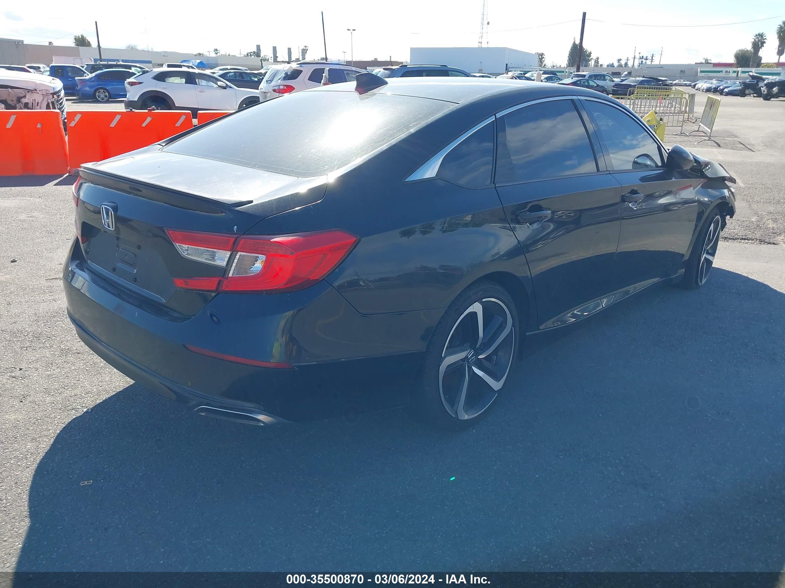 Photo 3 VIN: 1HGCV2F37JA047261 - HONDA ACCORD 