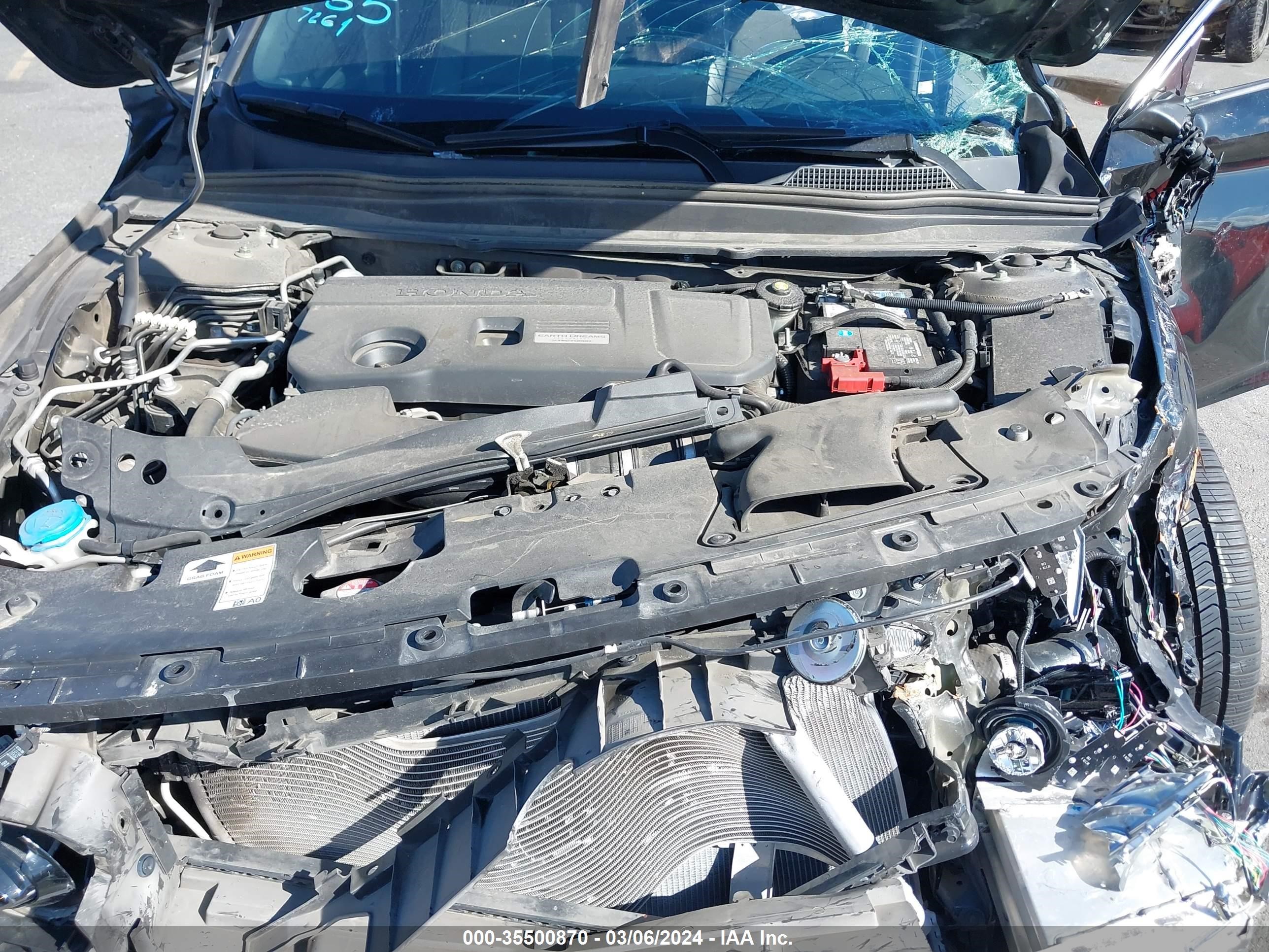 Photo 9 VIN: 1HGCV2F37JA047261 - HONDA ACCORD 