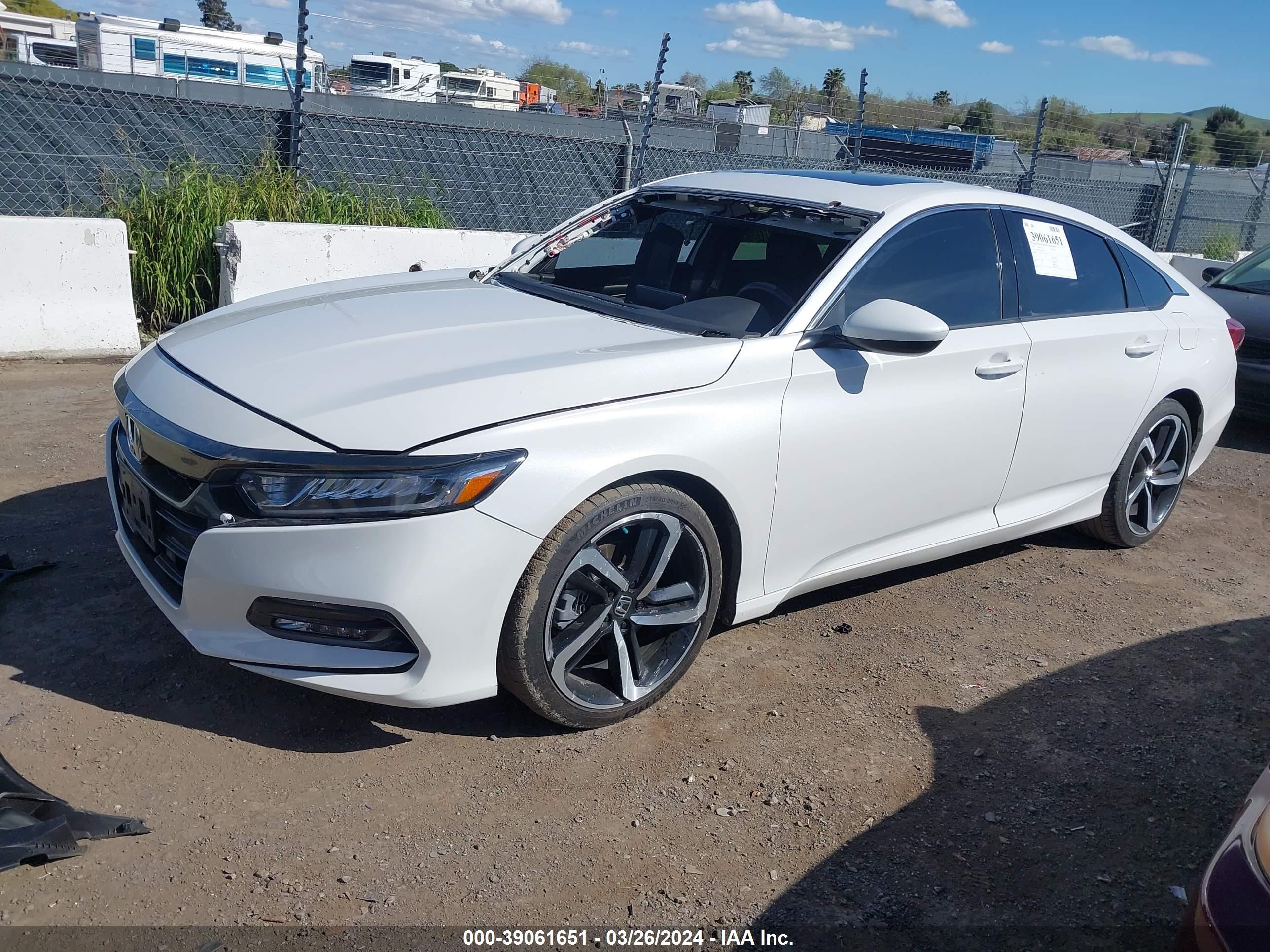 Photo 1 VIN: 1HGCV2F38JA030548 - HONDA ACCORD 