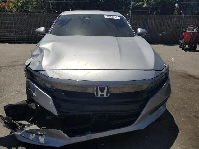 Photo 4 VIN: 1HGCV2F38JA044403 - HONDA ACCORD 