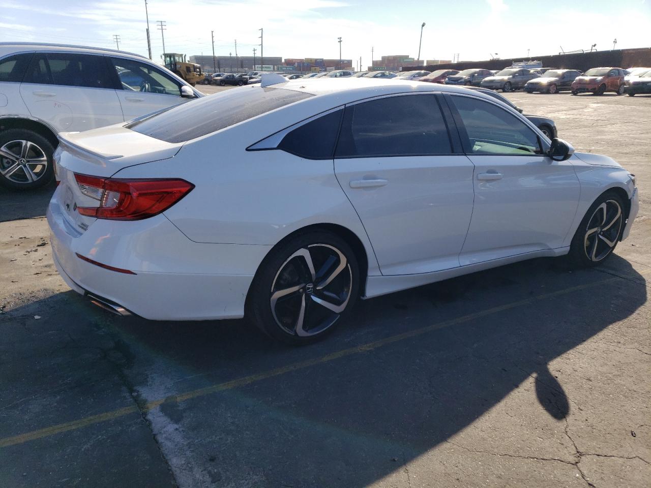 Photo 2 VIN: 1HGCV2F38JA048757 - HONDA ACCORD 