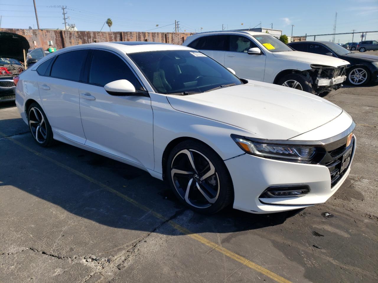 Photo 3 VIN: 1HGCV2F38JA048757 - HONDA ACCORD 