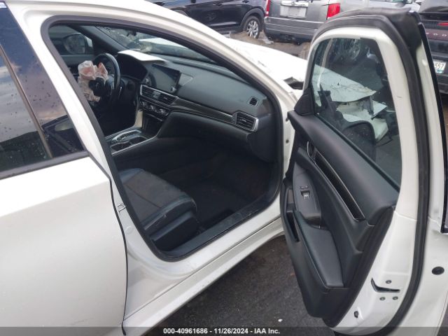 Photo 4 VIN: 1HGCV2F39JA008123 - HONDA ACCORD 