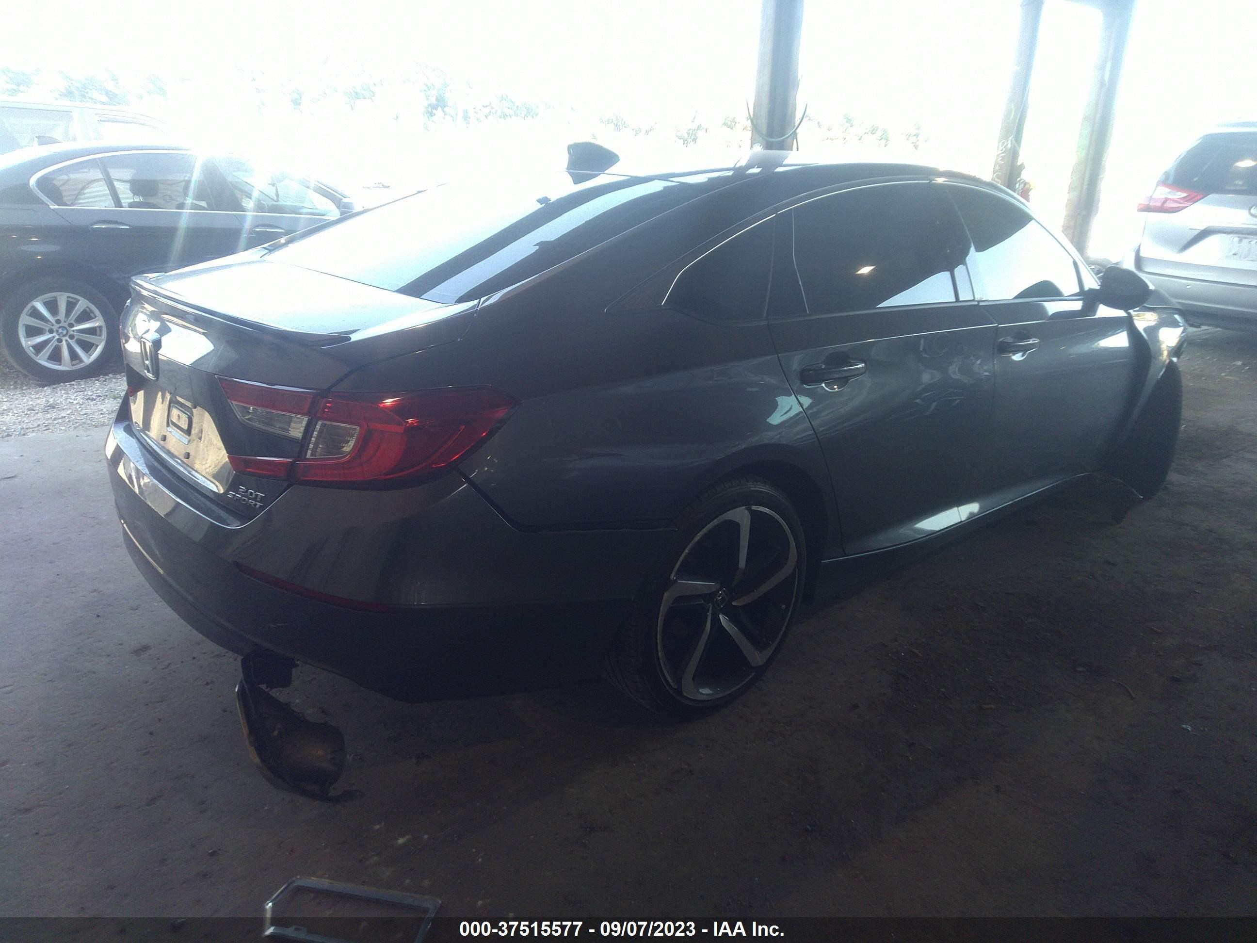 Photo 3 VIN: 1HGCV2F3XKA035459 - HONDA ACCORD 