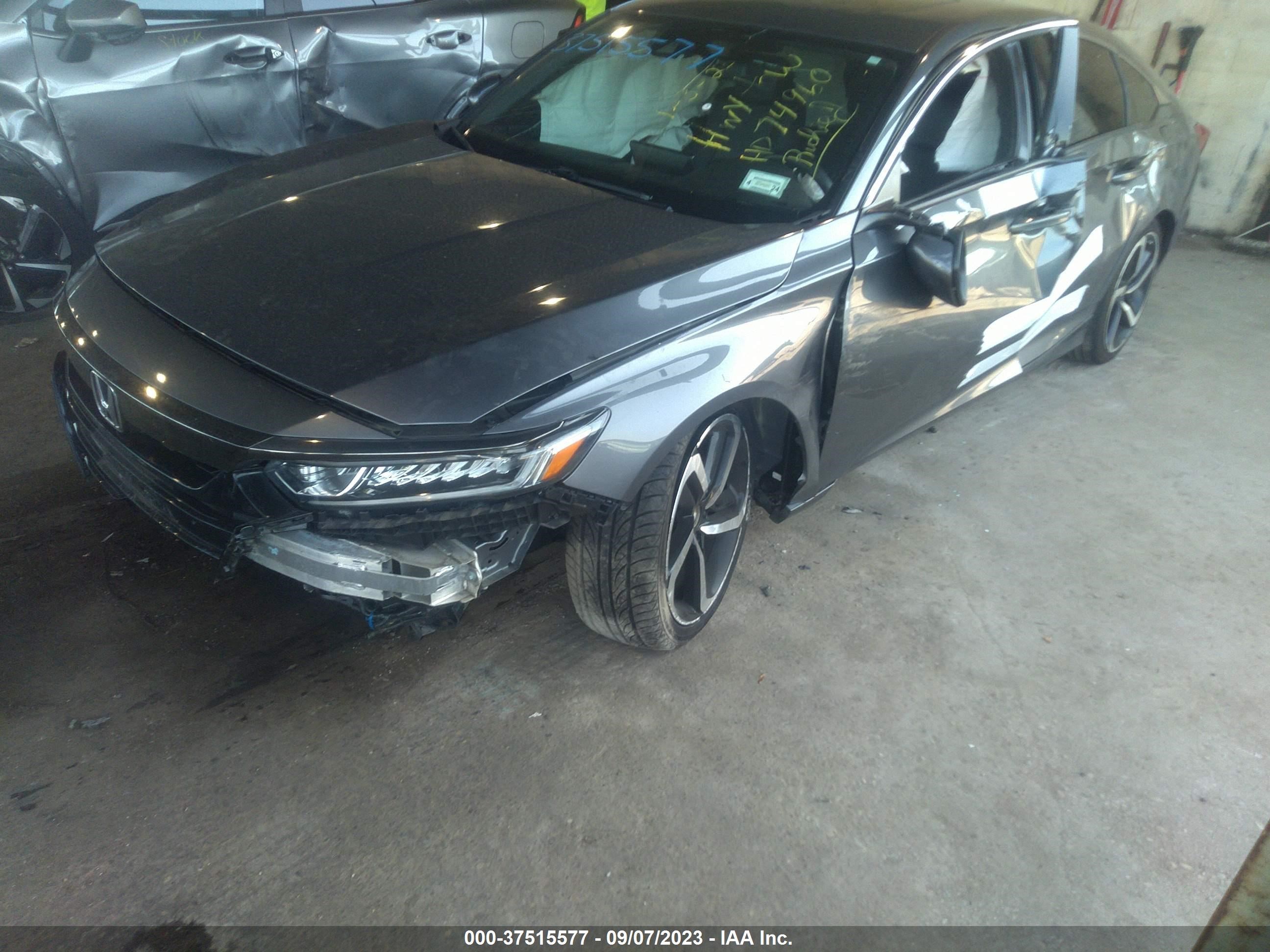 Photo 5 VIN: 1HGCV2F3XKA035459 - HONDA ACCORD 