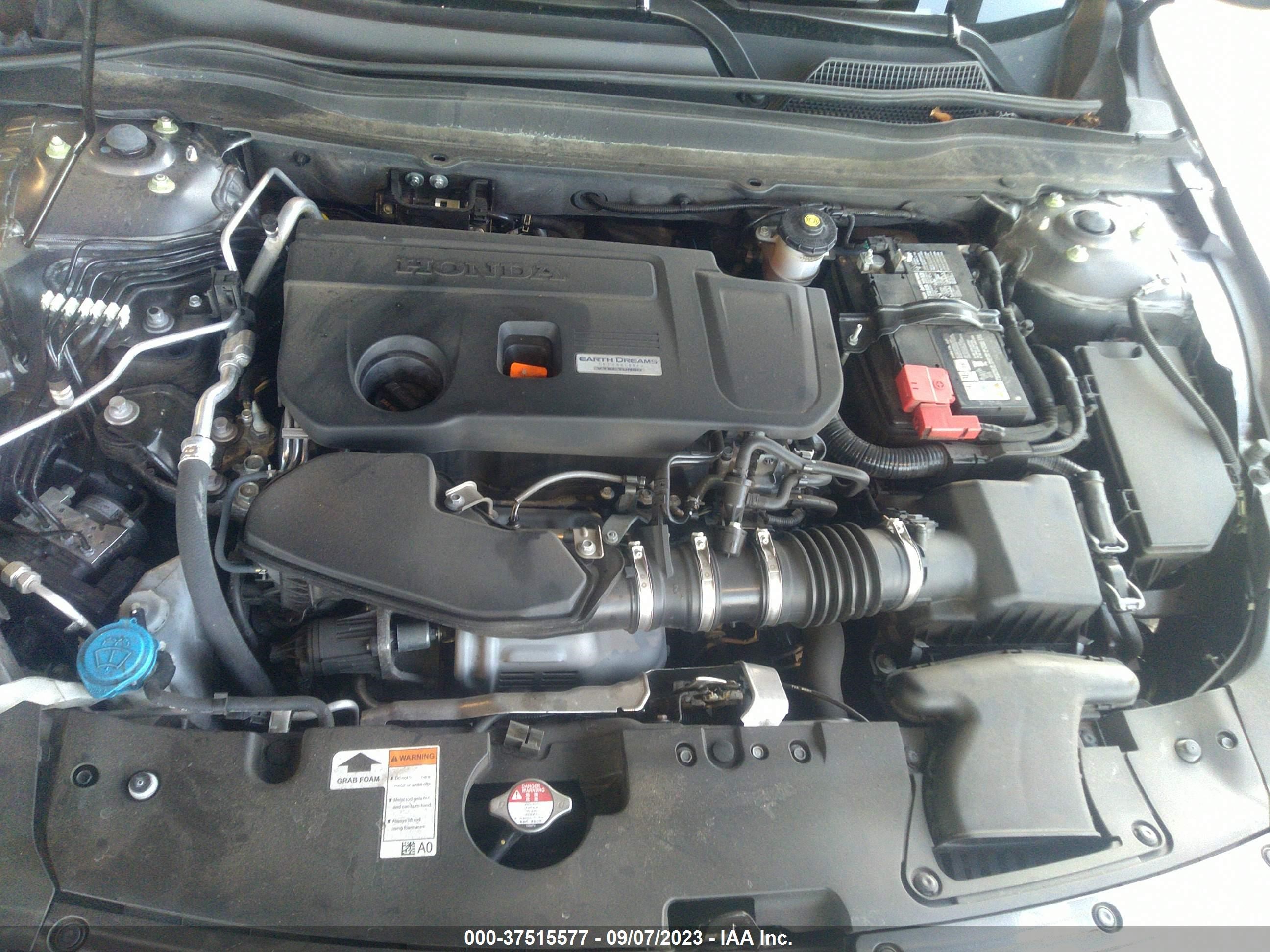 Photo 9 VIN: 1HGCV2F3XKA035459 - HONDA ACCORD 