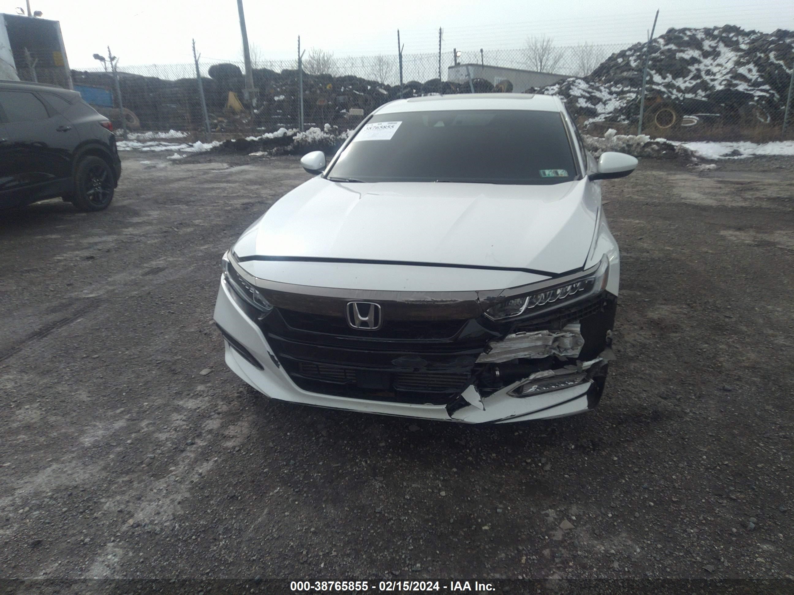 Photo 5 VIN: 1HGCV2F3XKA036157 - HONDA ACCORD 