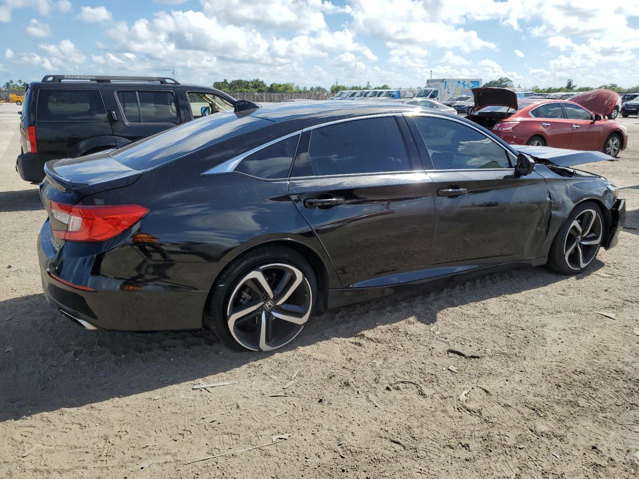 Photo 2 VIN: 1HGCV2F3XNA016592 - HONDA ACCORD 