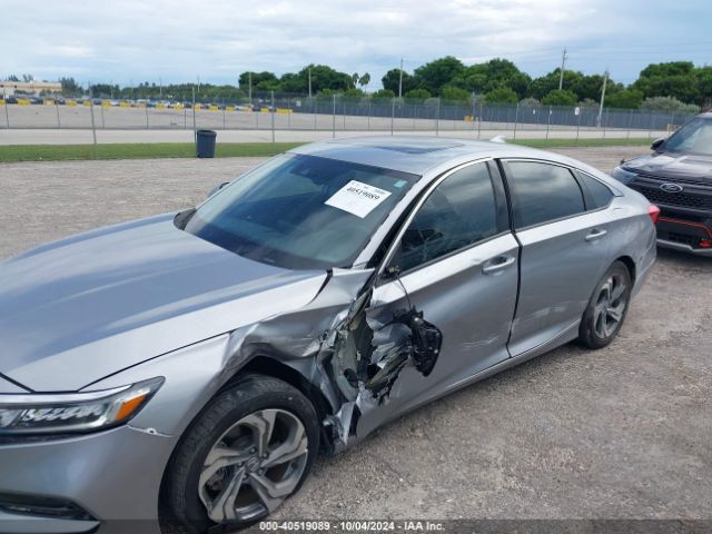 Photo 5 VIN: 1HGCV2F50JA011672 - HONDA ACCORD 