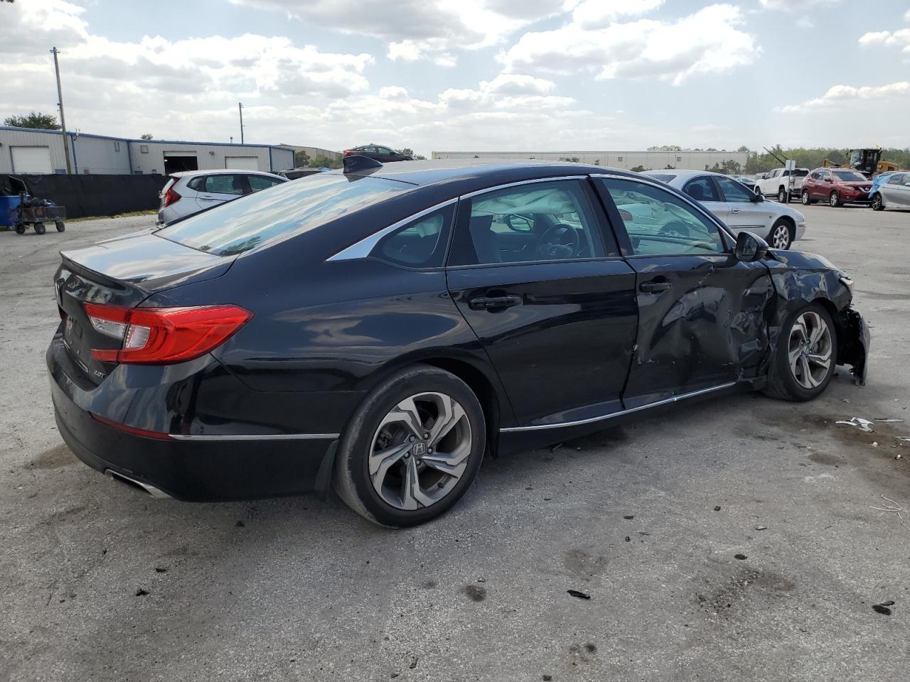 Photo 2 VIN: 1HGCV2F50JA017892 - HONDA ACCORD 