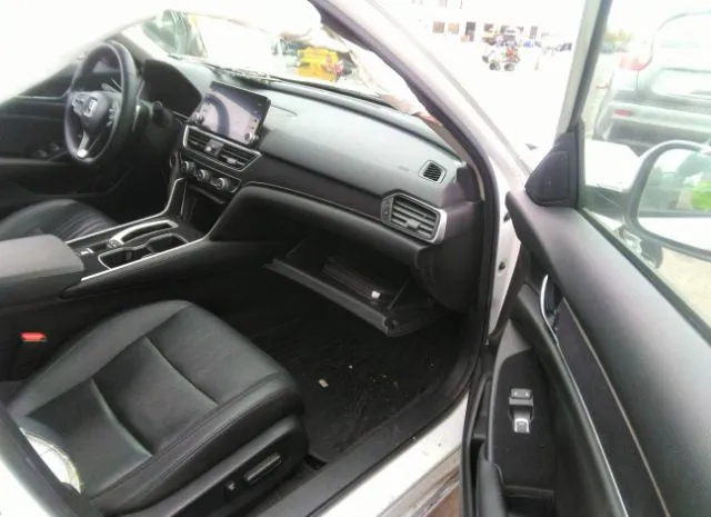 Photo 4 VIN: 1HGCV2F53KA007617 - HONDA ACCORD SEDAN 