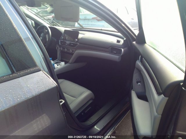 Photo 4 VIN: 1HGCV2F55KA024001 - HONDA ACCORD SEDAN 