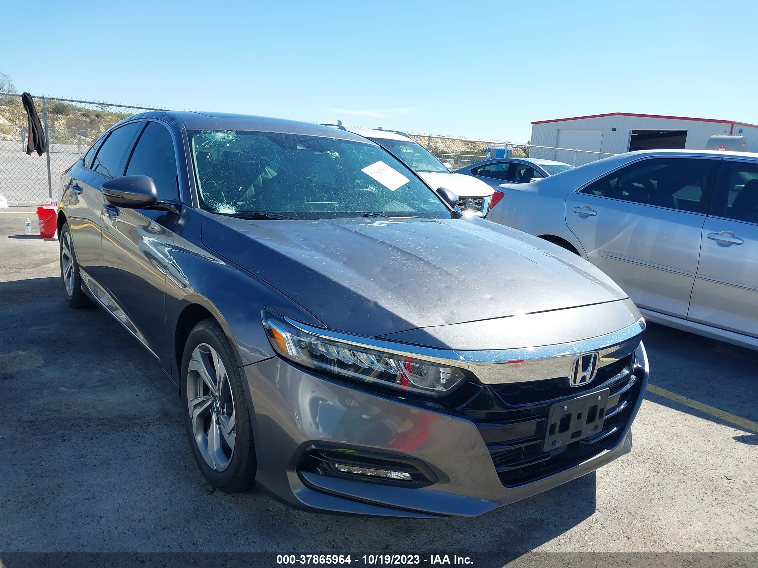 Photo 0 VIN: 1HGCV2F5XJA017009 - HONDA ACCORD 