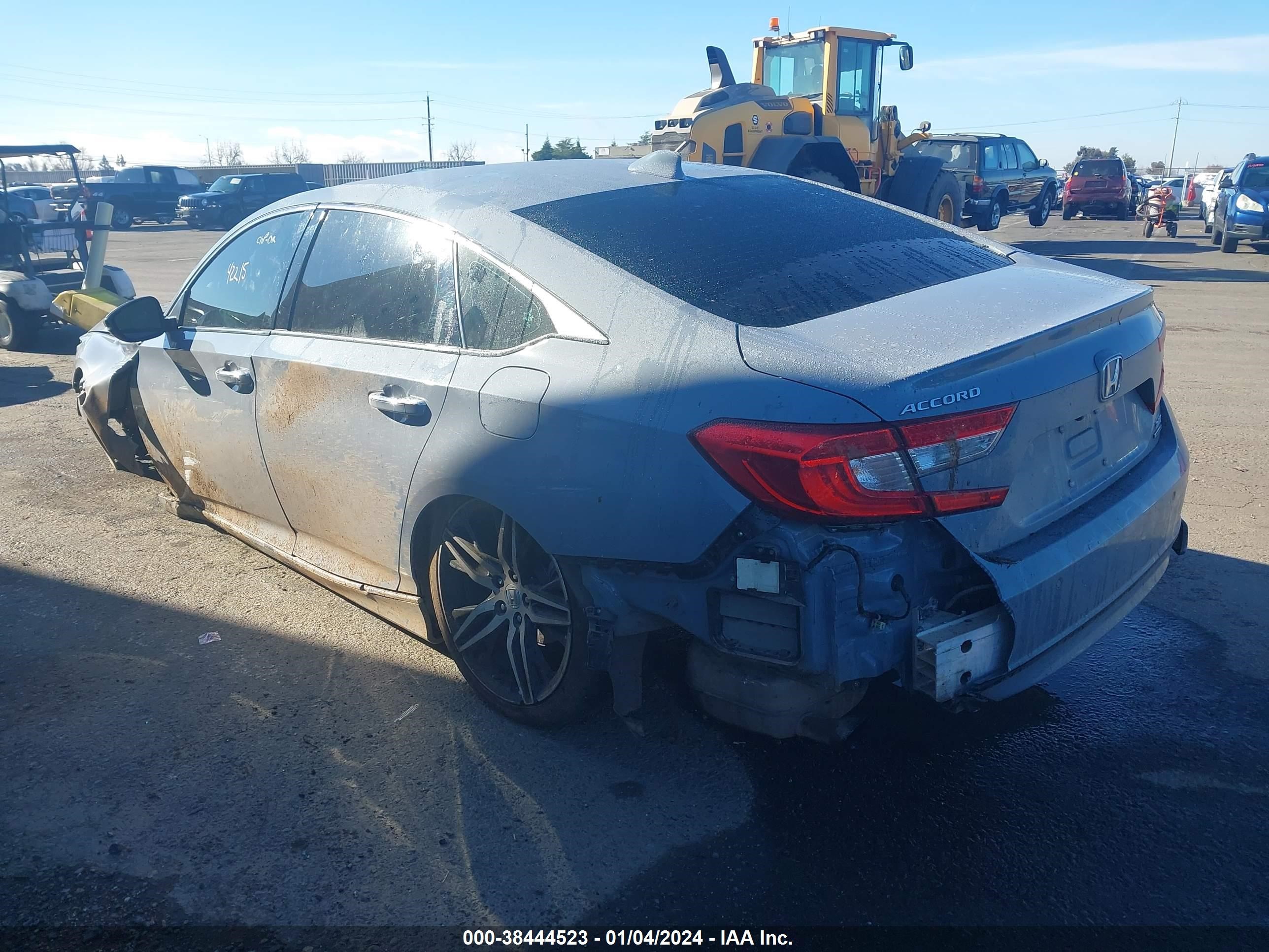 Photo 2 VIN: 1HGCV2F90MA001568 - HONDA ACCORD 