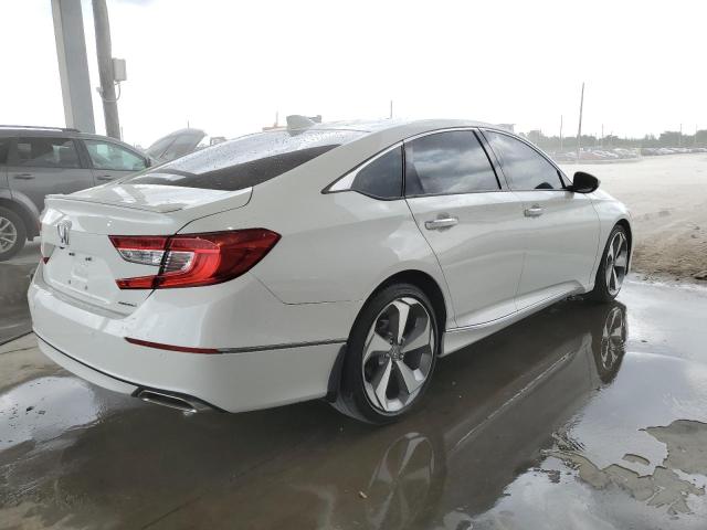 Photo 2 VIN: 1HGCV2F92JA015015 - HONDA ACCORD 