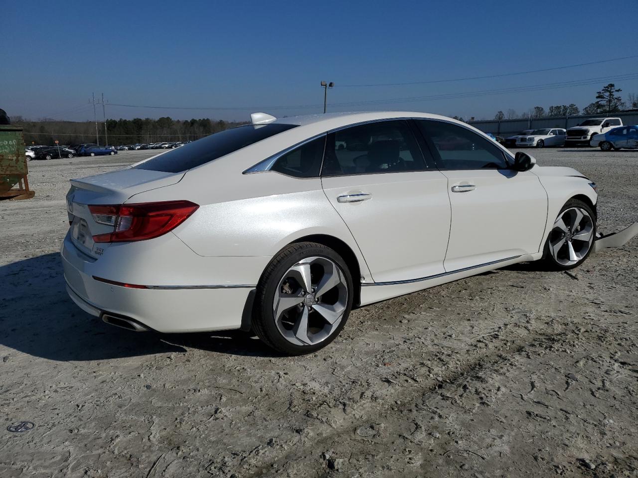 Photo 2 VIN: 1HGCV2F92LA017334 - HONDA ACCORD 