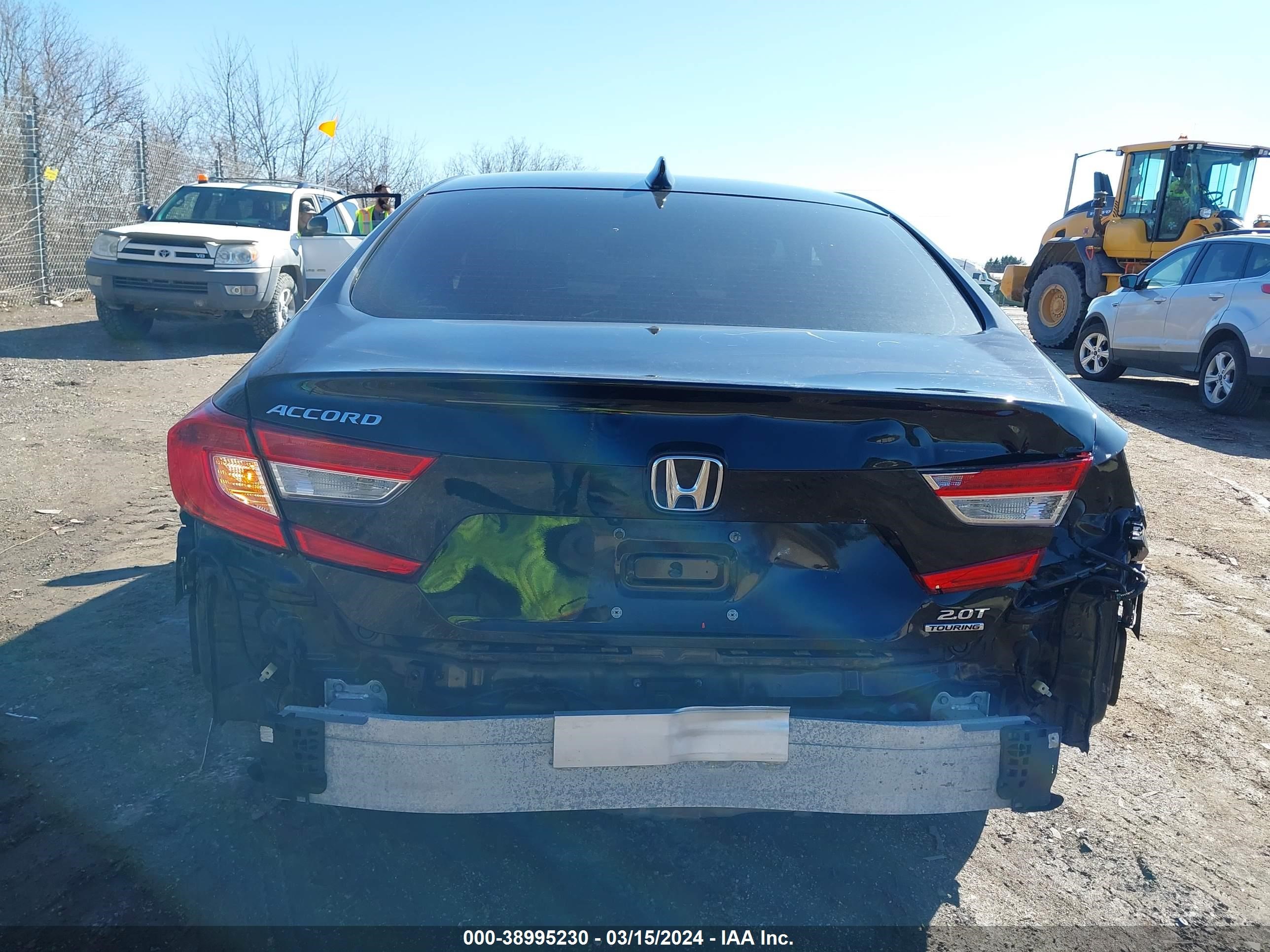 Photo 16 VIN: 1HGCV2F94KA017740 - HONDA ACCORD 