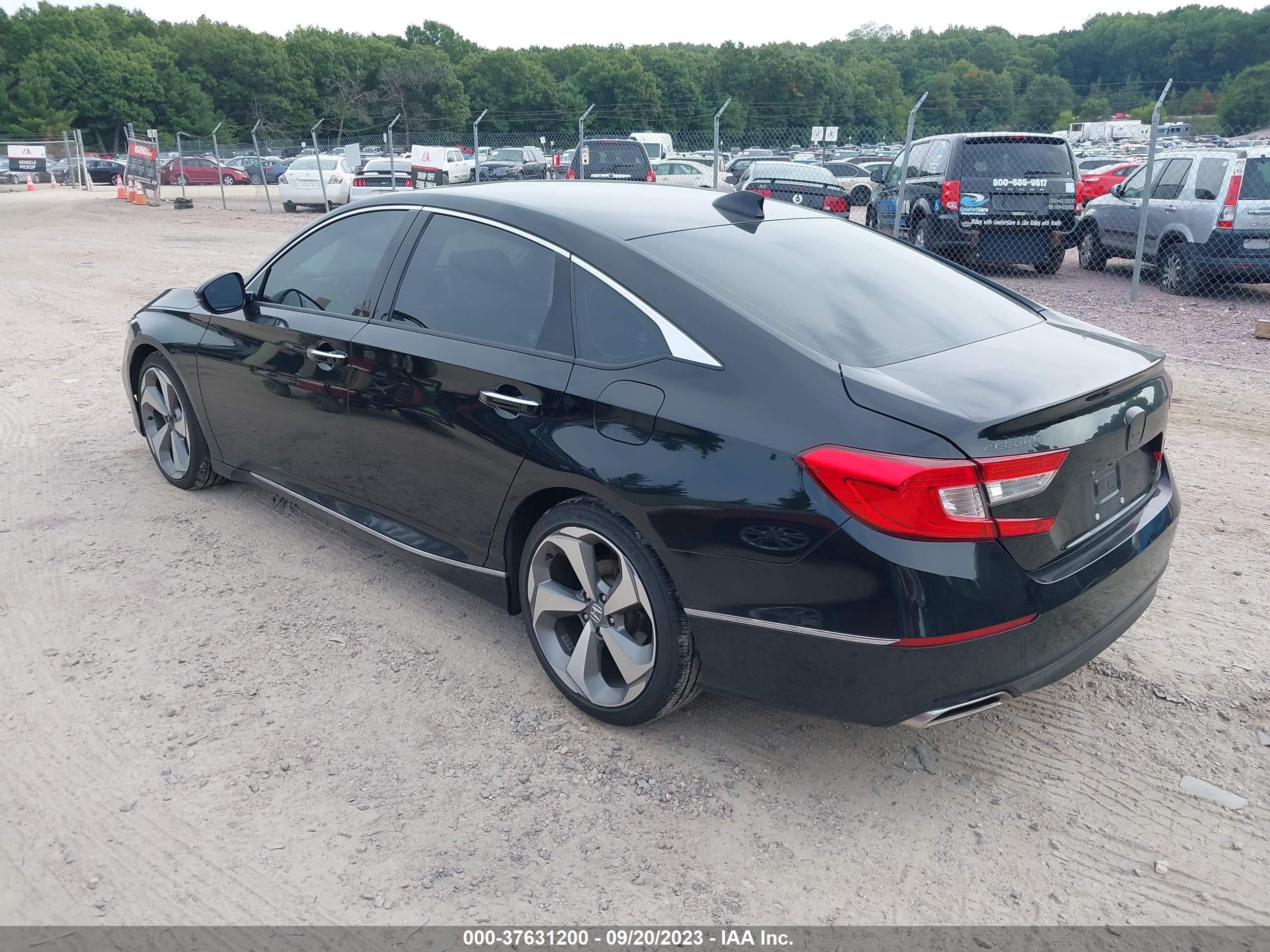 Photo 2 VIN: 1HGCV2F94KA034215 - HONDA ACCORD 