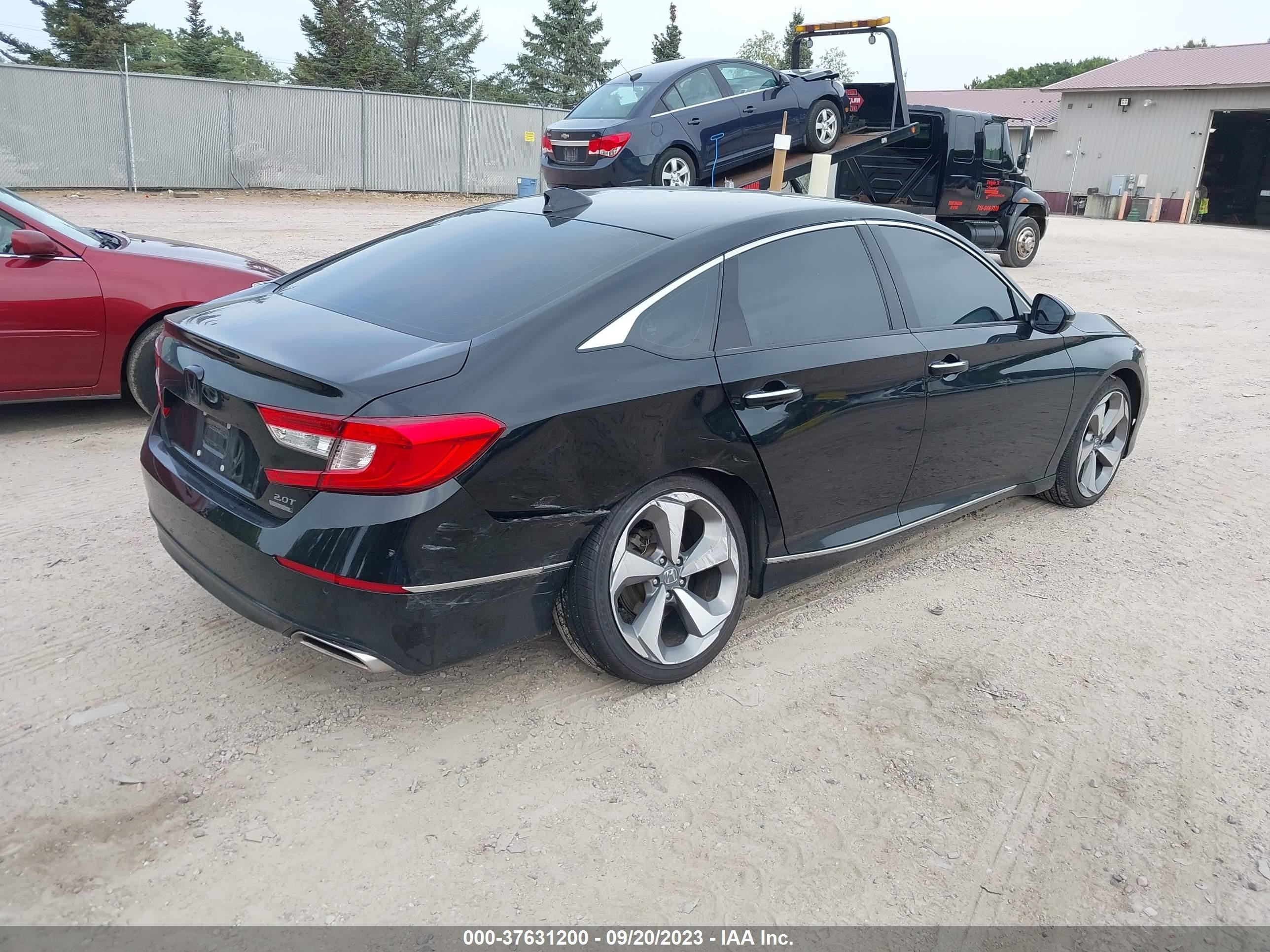 Photo 3 VIN: 1HGCV2F94KA034215 - HONDA ACCORD 